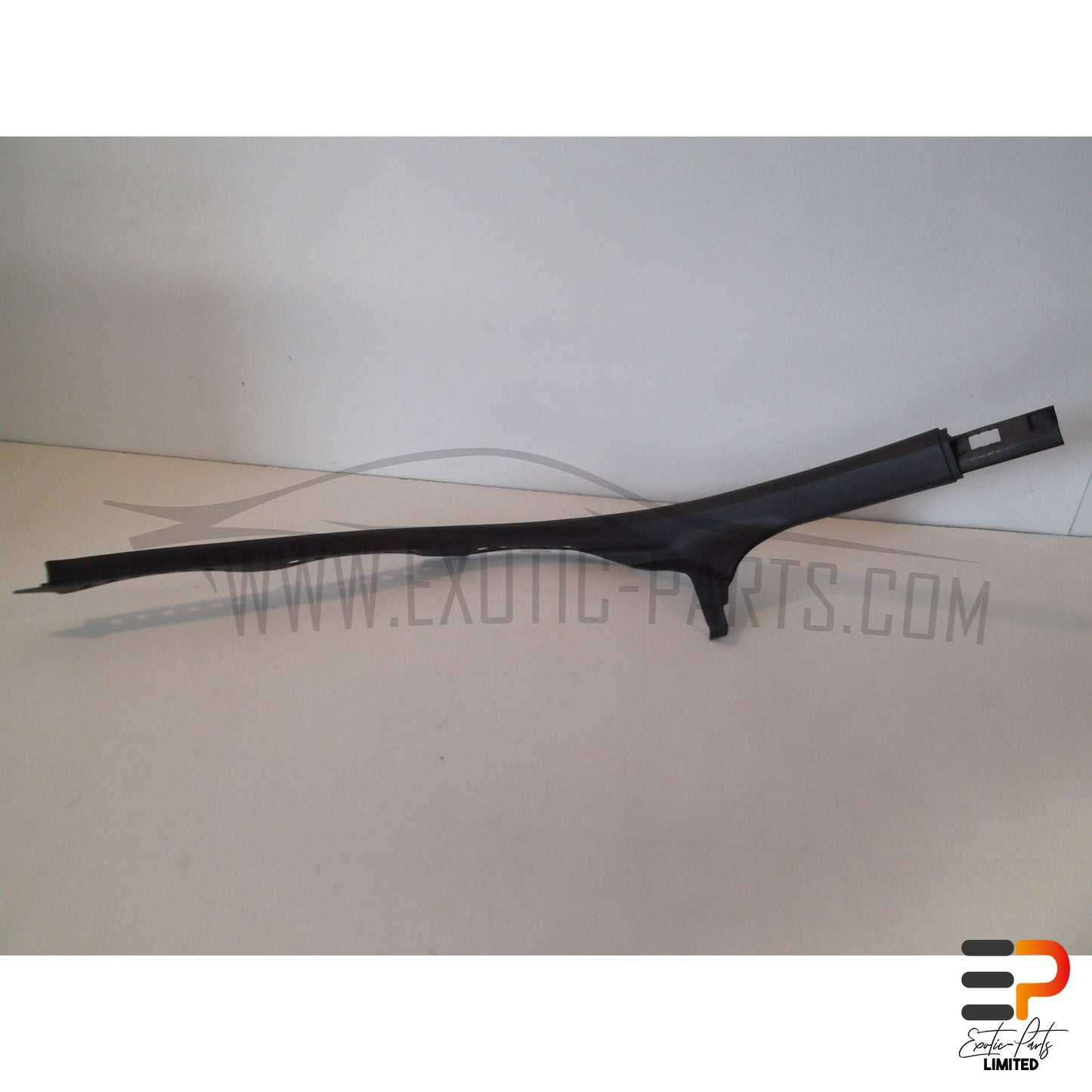 Audi RS4 Avant Trim C-Pillar 8E0867767A 4PK Left picture 1