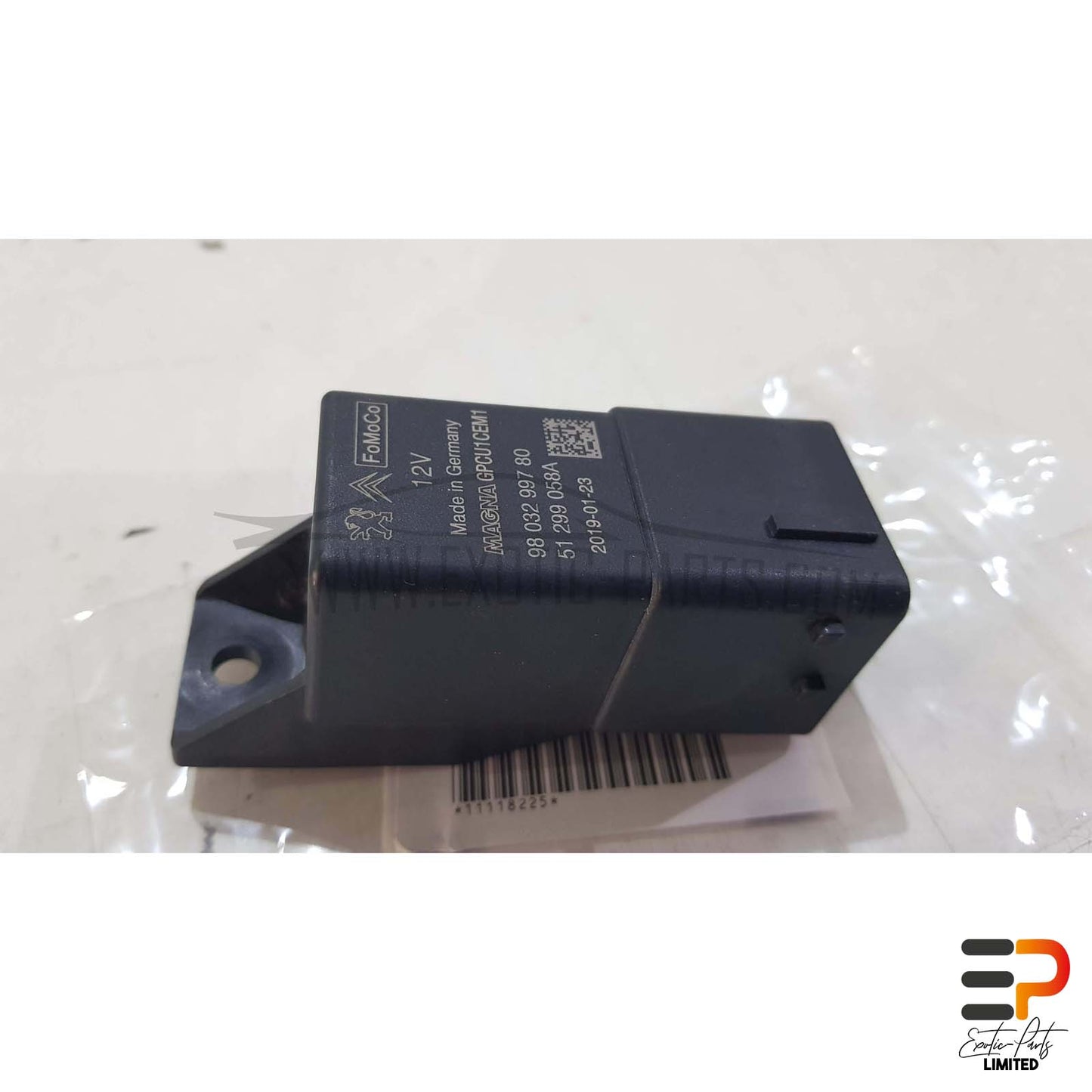 Peugeot 308 SW II T9 Break 1.5 HDI Relay 9803299780 picture 1