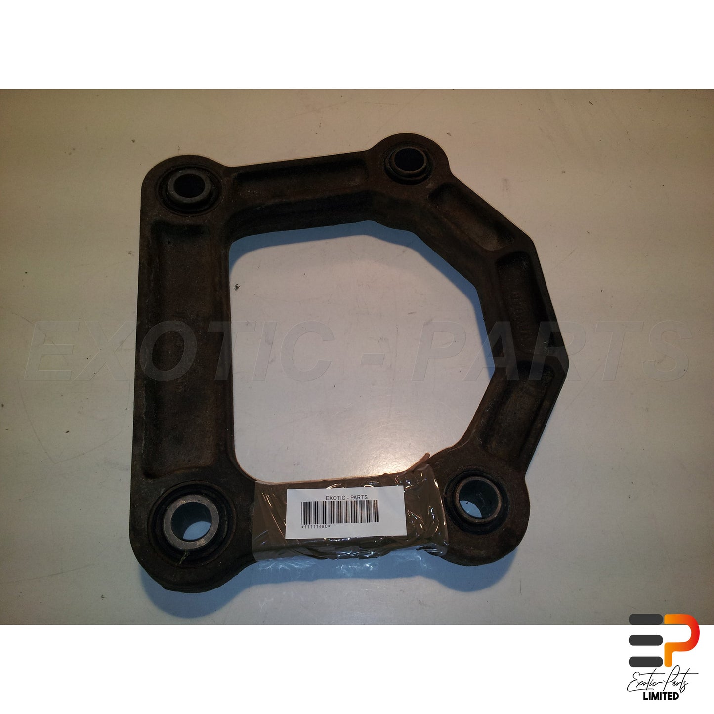 Jaguar XK8 Cabrio Differential Holder MNB2841AA picture 1