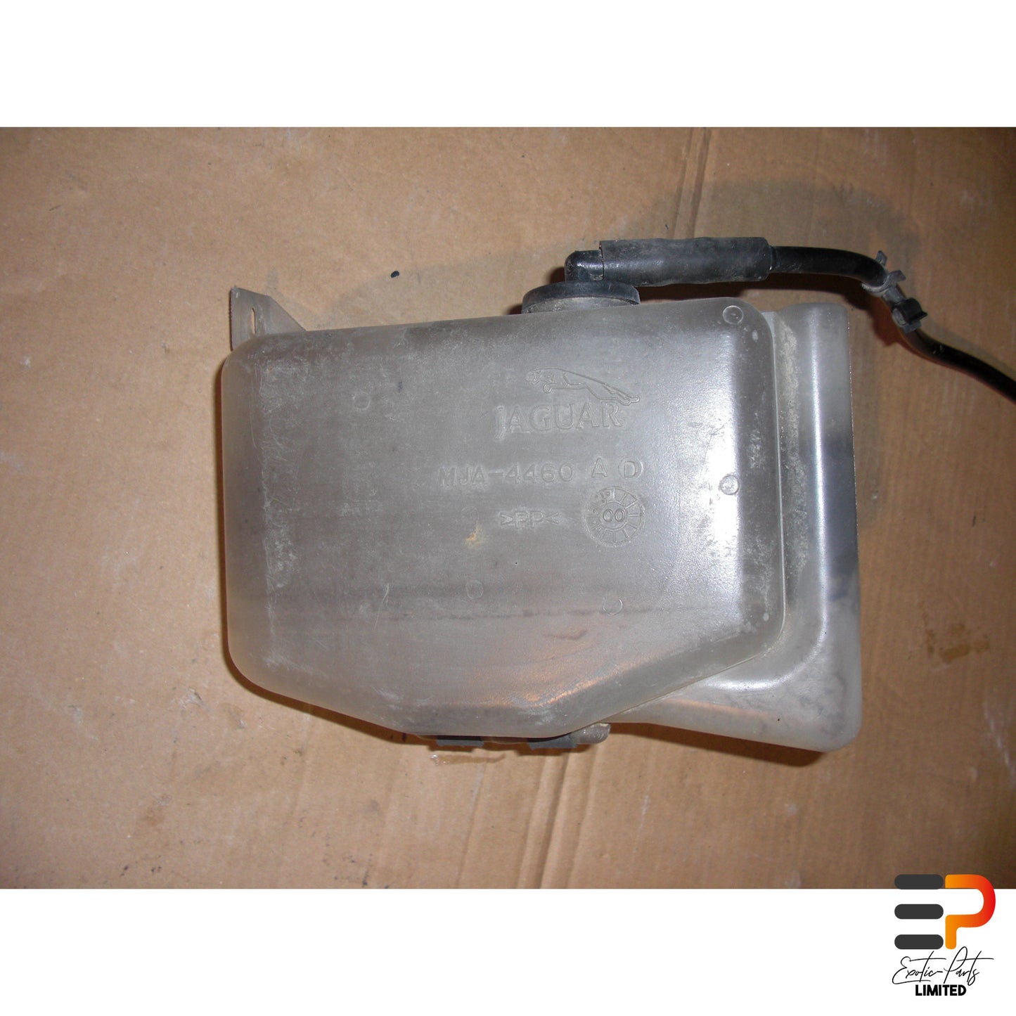 Jaguar XK8 Cabrio Expansion Tank MJA4460AD picture 2