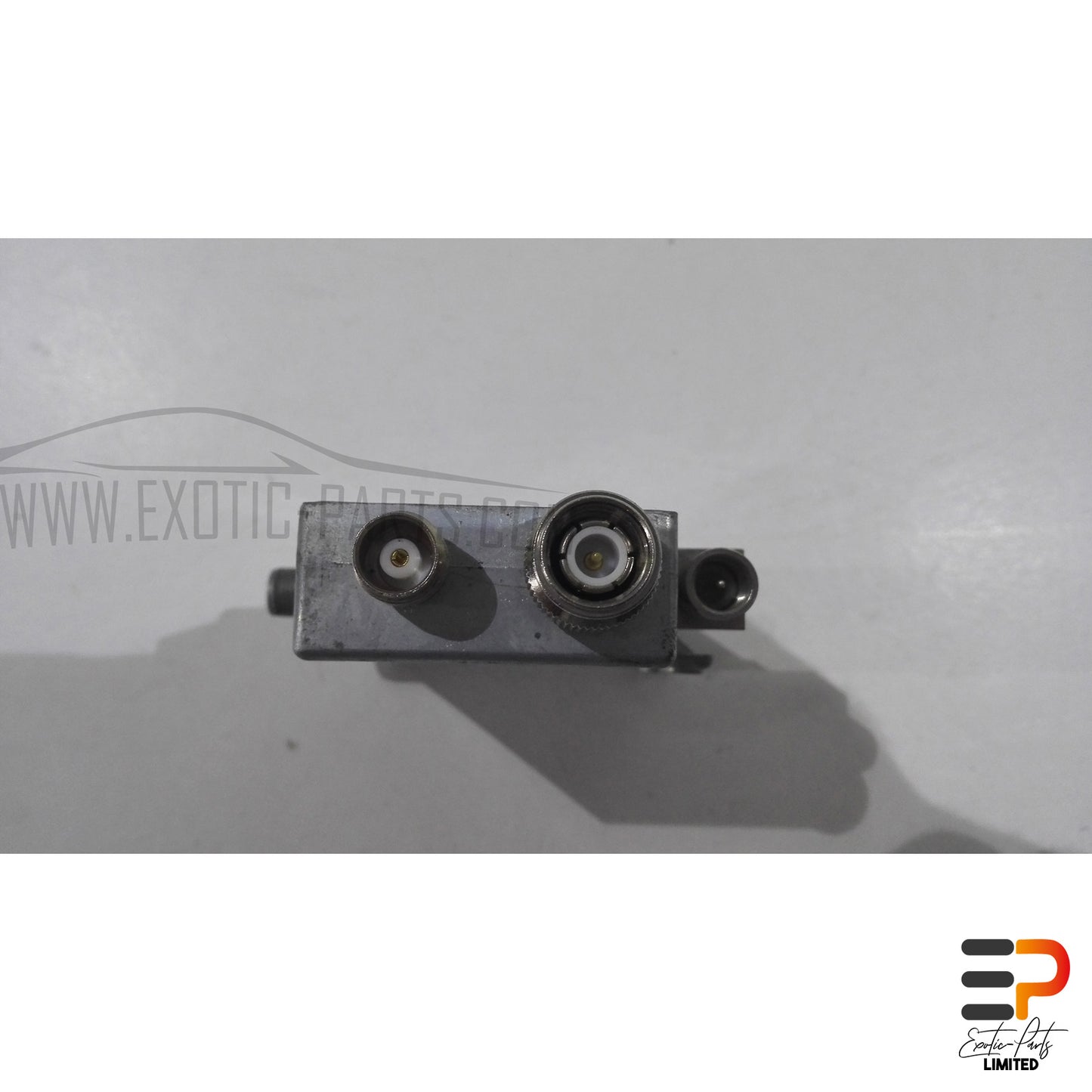 Audi S8 4.2 Quattro Antenna Splitter 4D0035585 picture 2