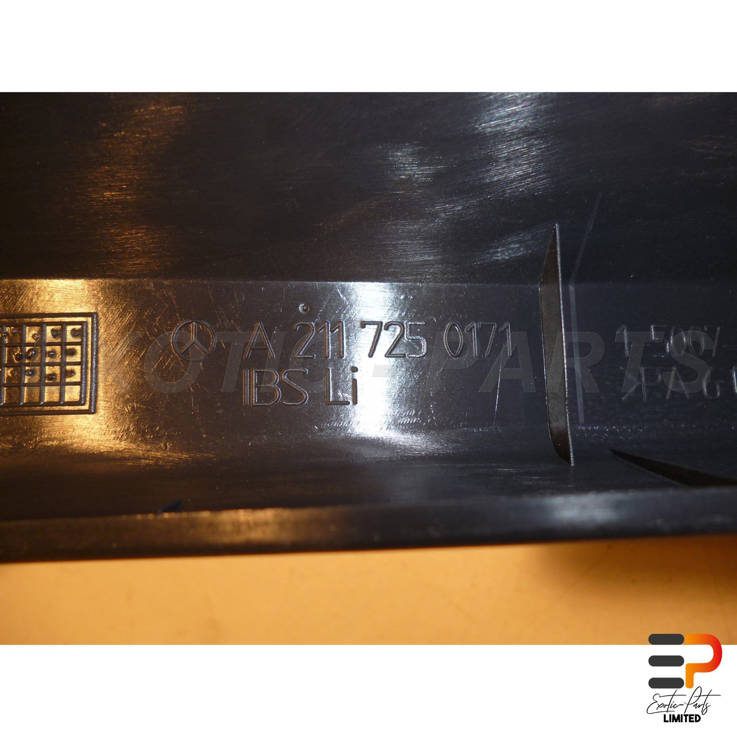 Mercedes Benz E320 T CDI Avantgarde W211 Trim Window Frame A2117250171 picture 2