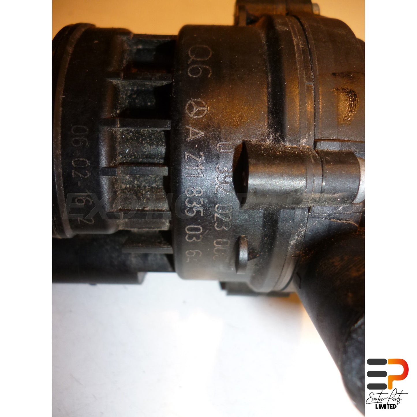 Mercedes Benz E320 T CDI Avantgarde W211 Circulation Pump A2118350264 picture 2