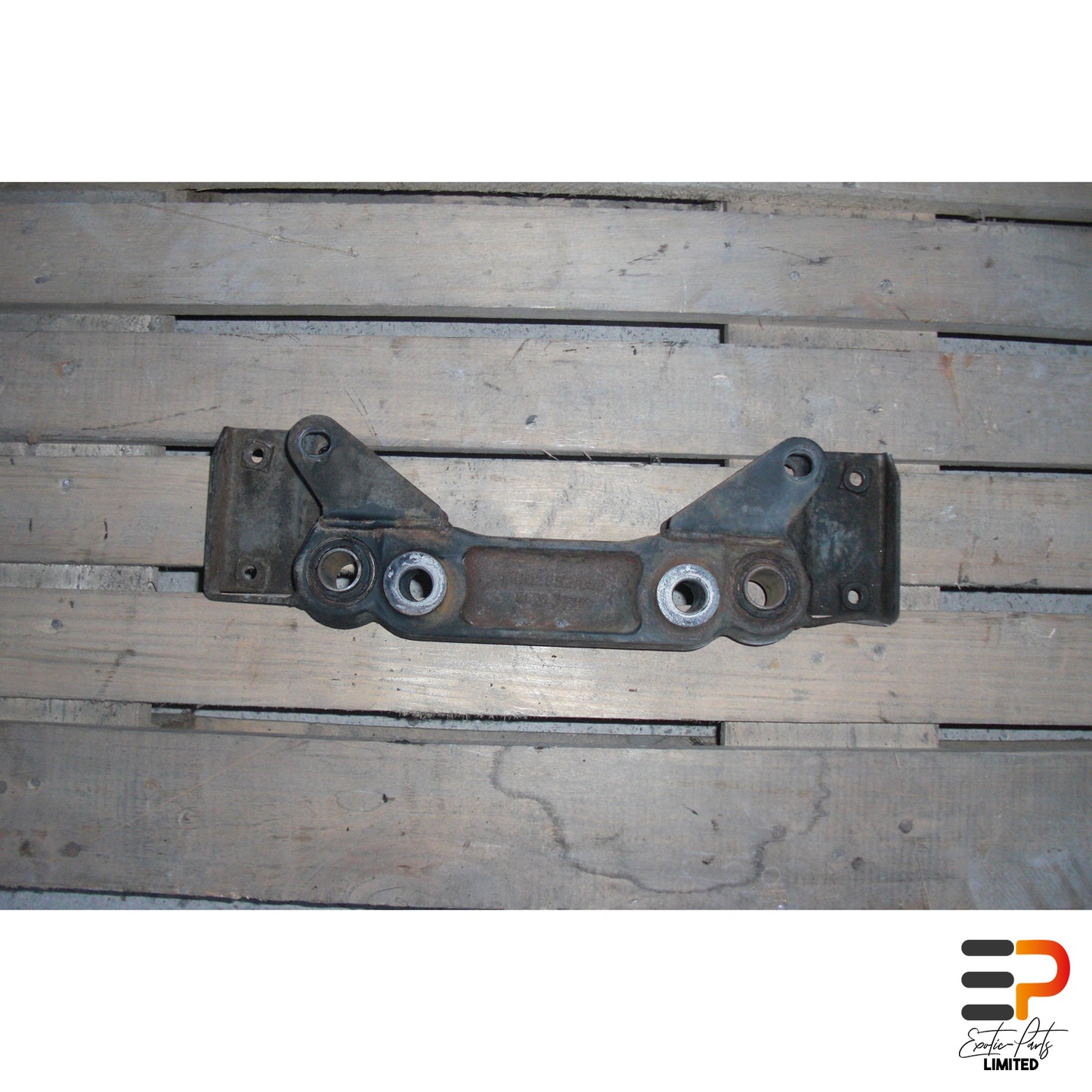 Jaguar XK8 XKR X100 Cabrio Differential Holder MNC2852AA picture 2