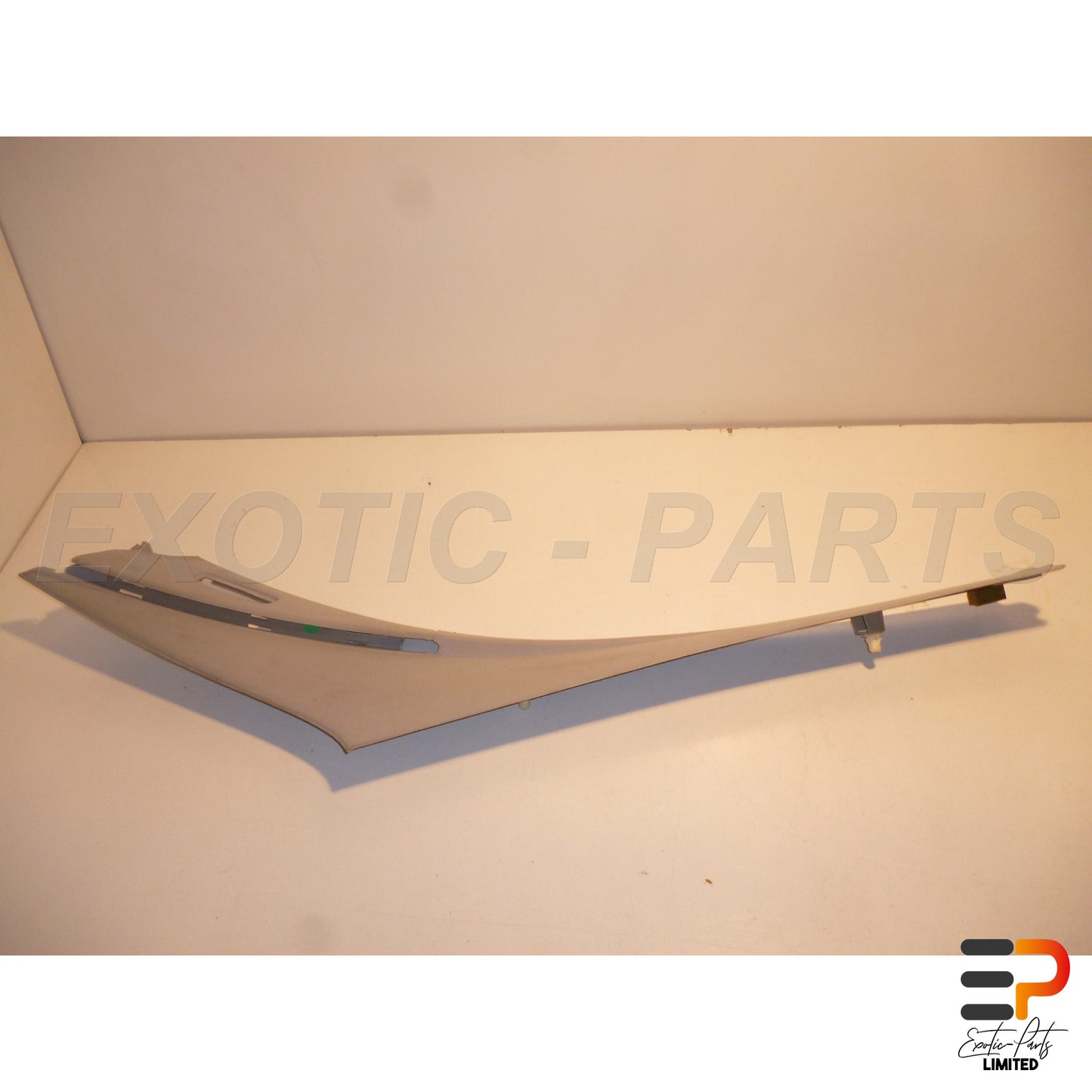 Mercedes Benz E320 T CDI Avantgarde W211 Trim D-Pillar A2116901625 Right picture 2