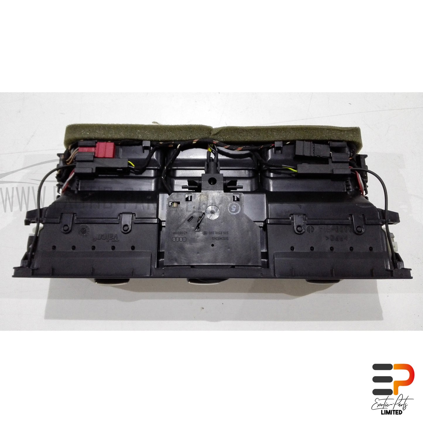 Audi S8 4.2 Quattro Fresh Air Grille 4D0820951J 5PR Front Center picture 2