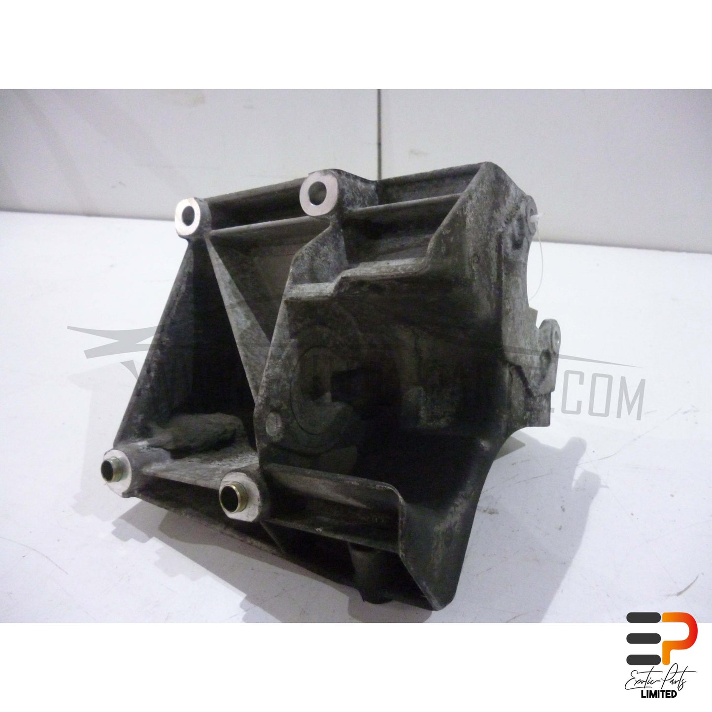 Audi S8 4.2 Quattro Bracket Power Steering Pump 77260885 picture 2