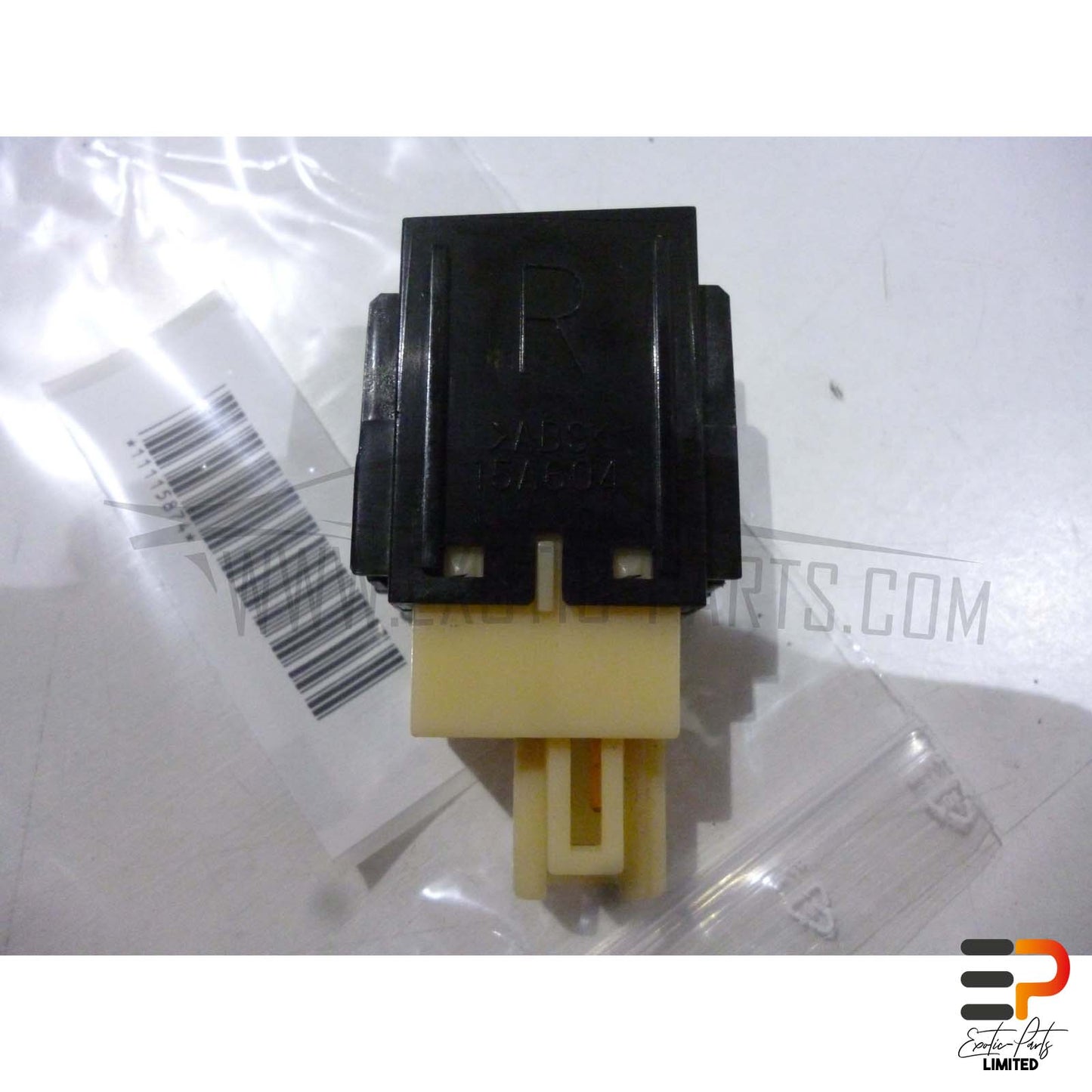 Mazda RX-8 SE 170 KW Switch Tailgate Opener F151-66-630 picture 2