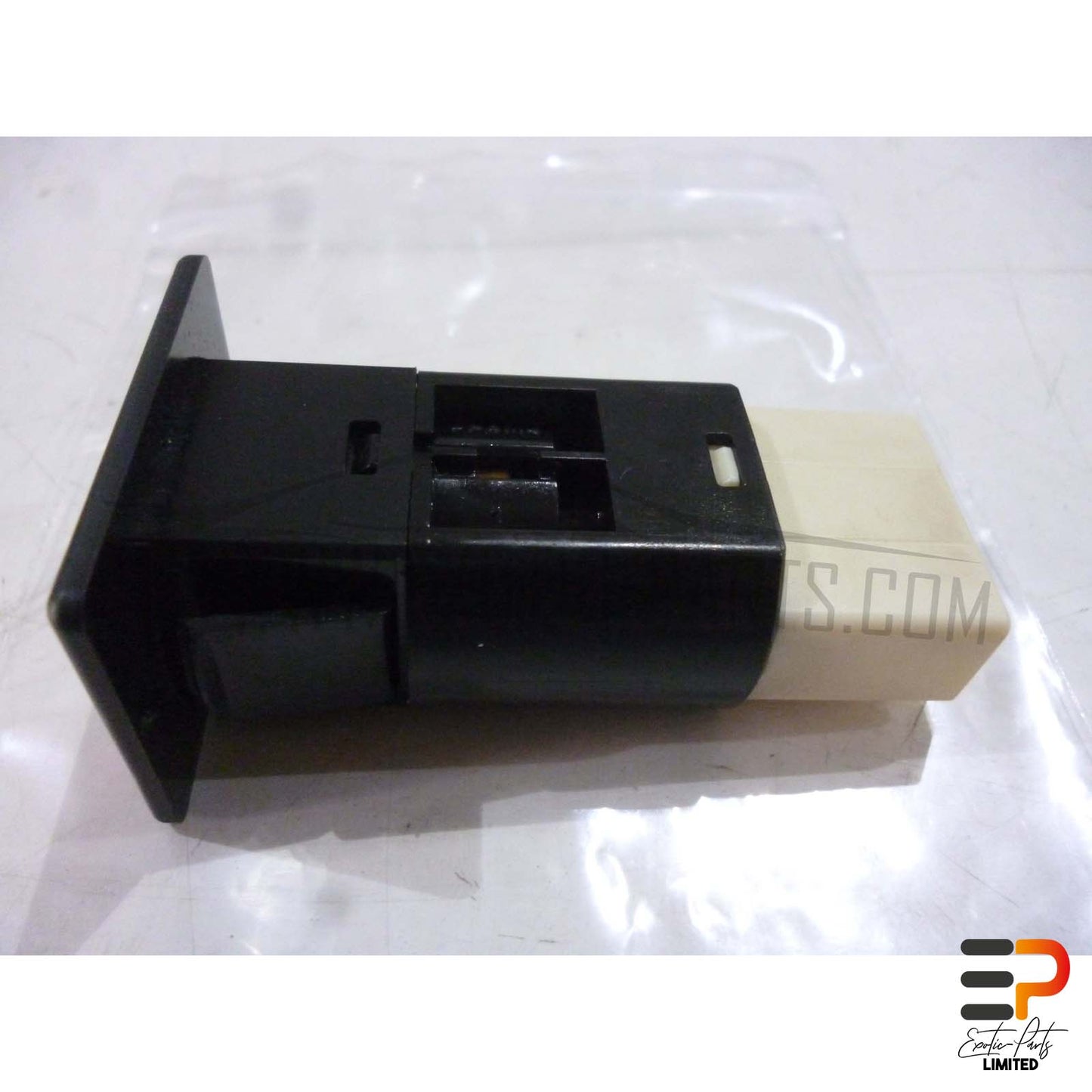 Mazda RX-8 SE 170 KW Switch BP4K-66-6H0A picture 2