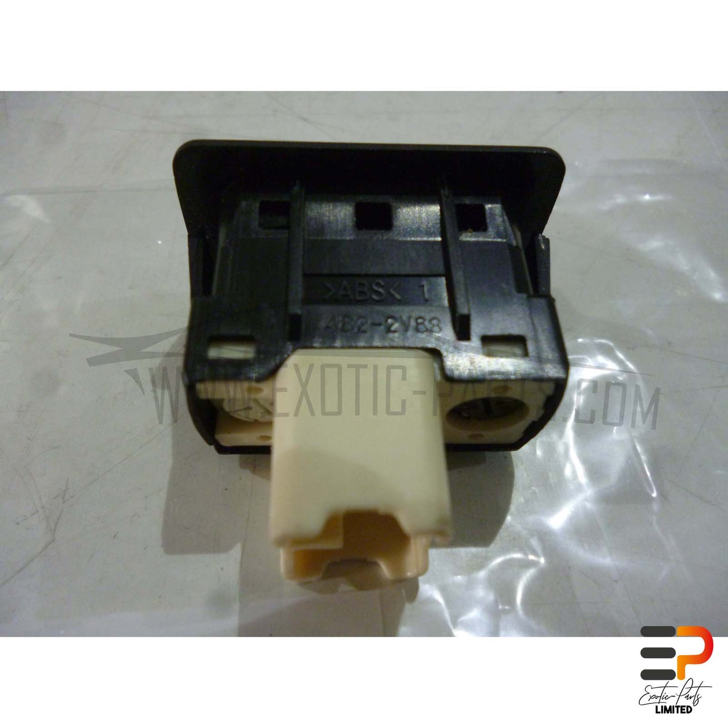 Mazda RX-8 SE 170 KW Switch Seat Heater GJ6E-66-420 ( R ) picture 2