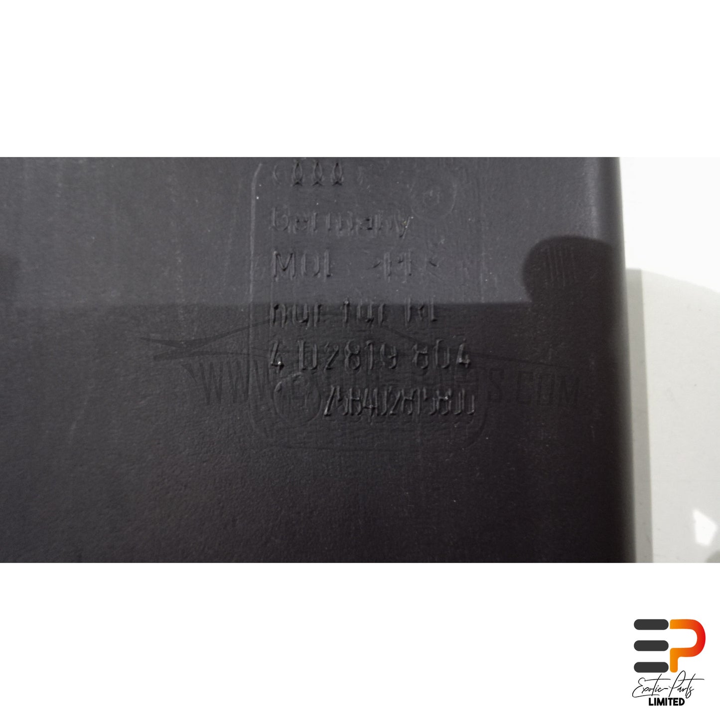 Audi S8 4.2 Quattro Air Channel 4D0819804 picture 2