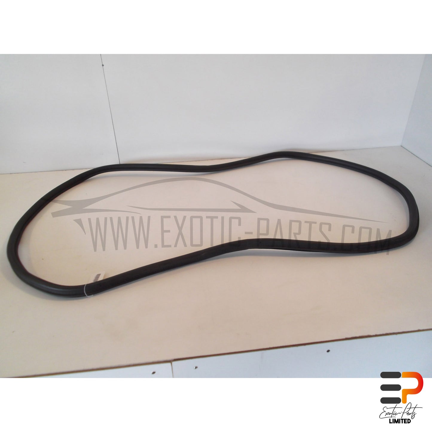 Audi RS4 Avant Boot Lid Seal 8E9827705Q picture 2