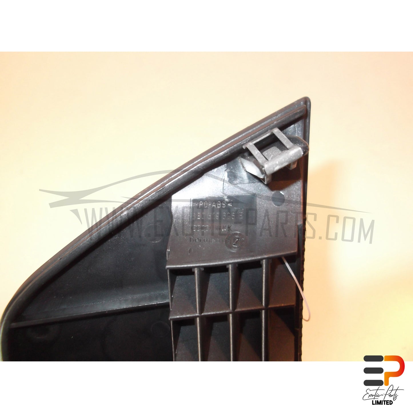 Audi RS4 Avant Fresh Air Grille 8E0819635E 6PS picture 3