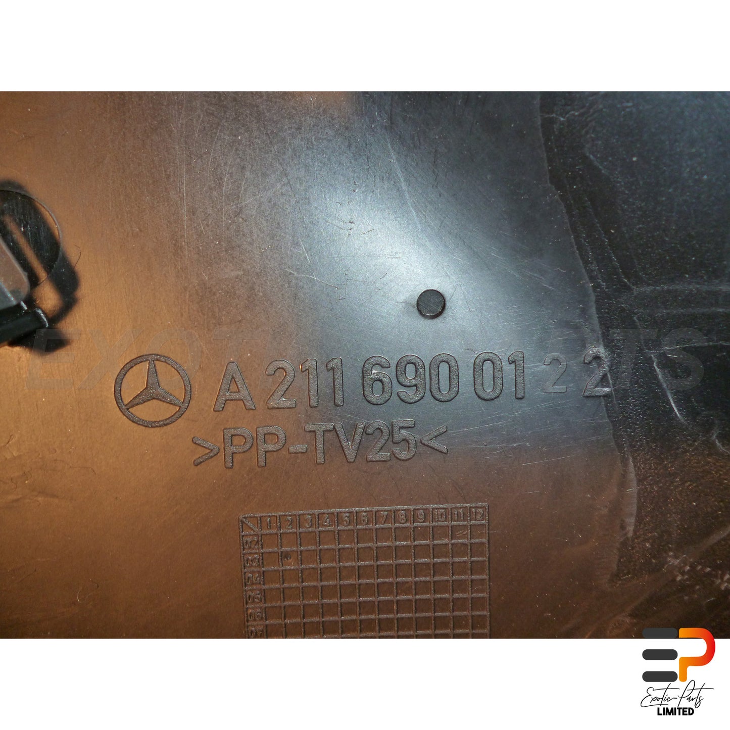 Mercedes Benz E320 T CDI Avantgarde W211 Cover Hinge Rear Backrest A2116900122 picture 3