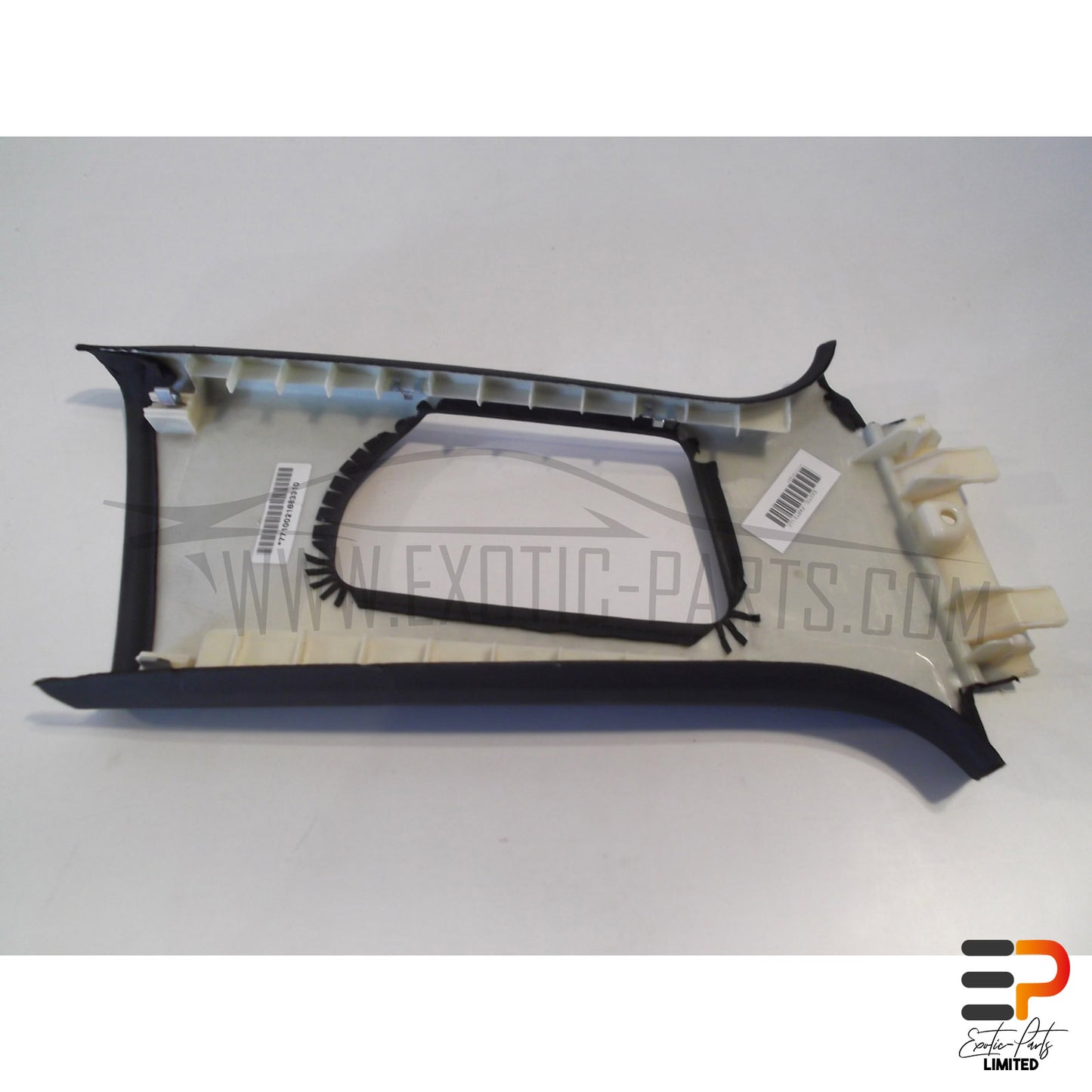 Audi RS4 Avant Trim B-Pillar 8E0867243 24P Left picture 3