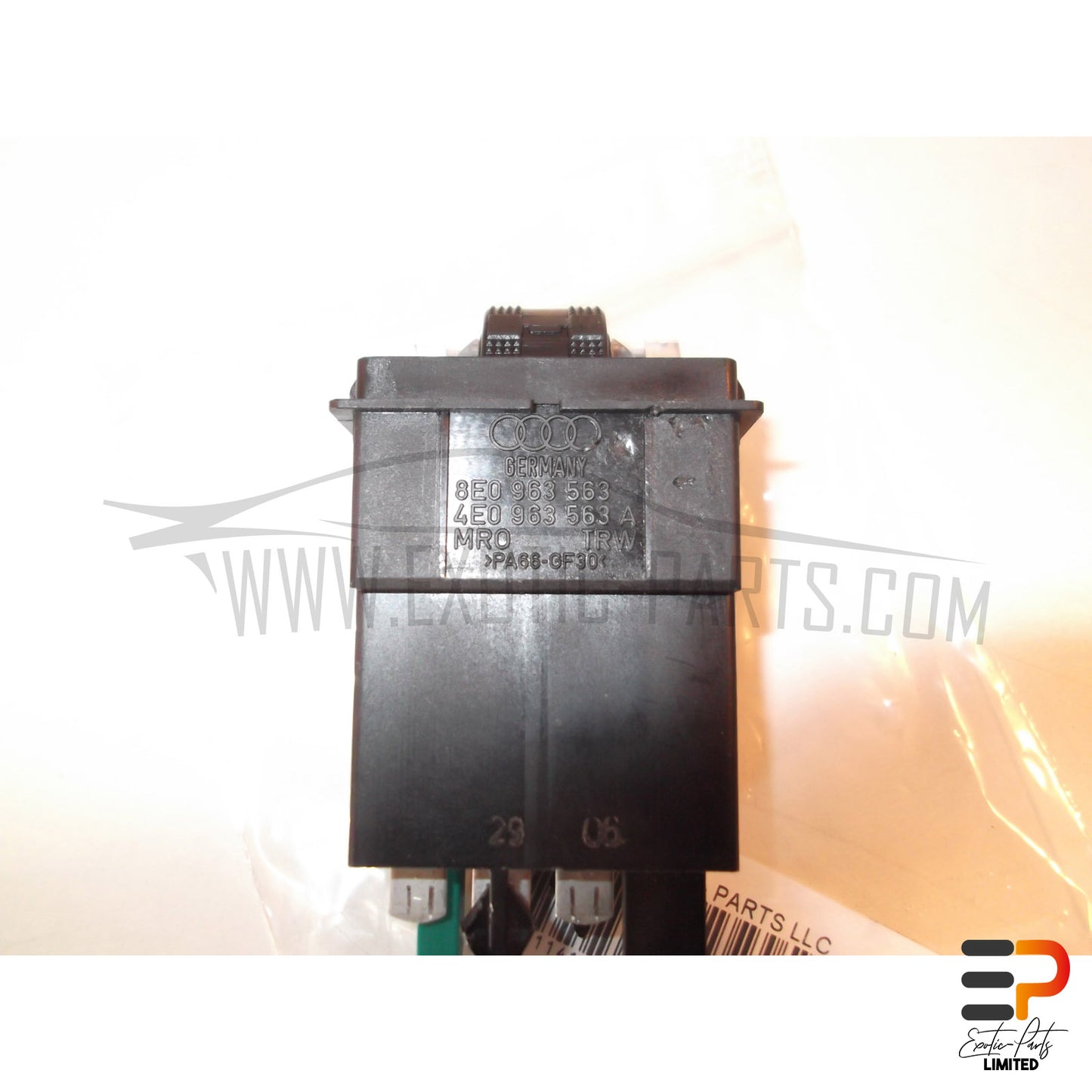 Audi RS4 Avant Switch Seat Heater 8E0963563 5PR picture 3