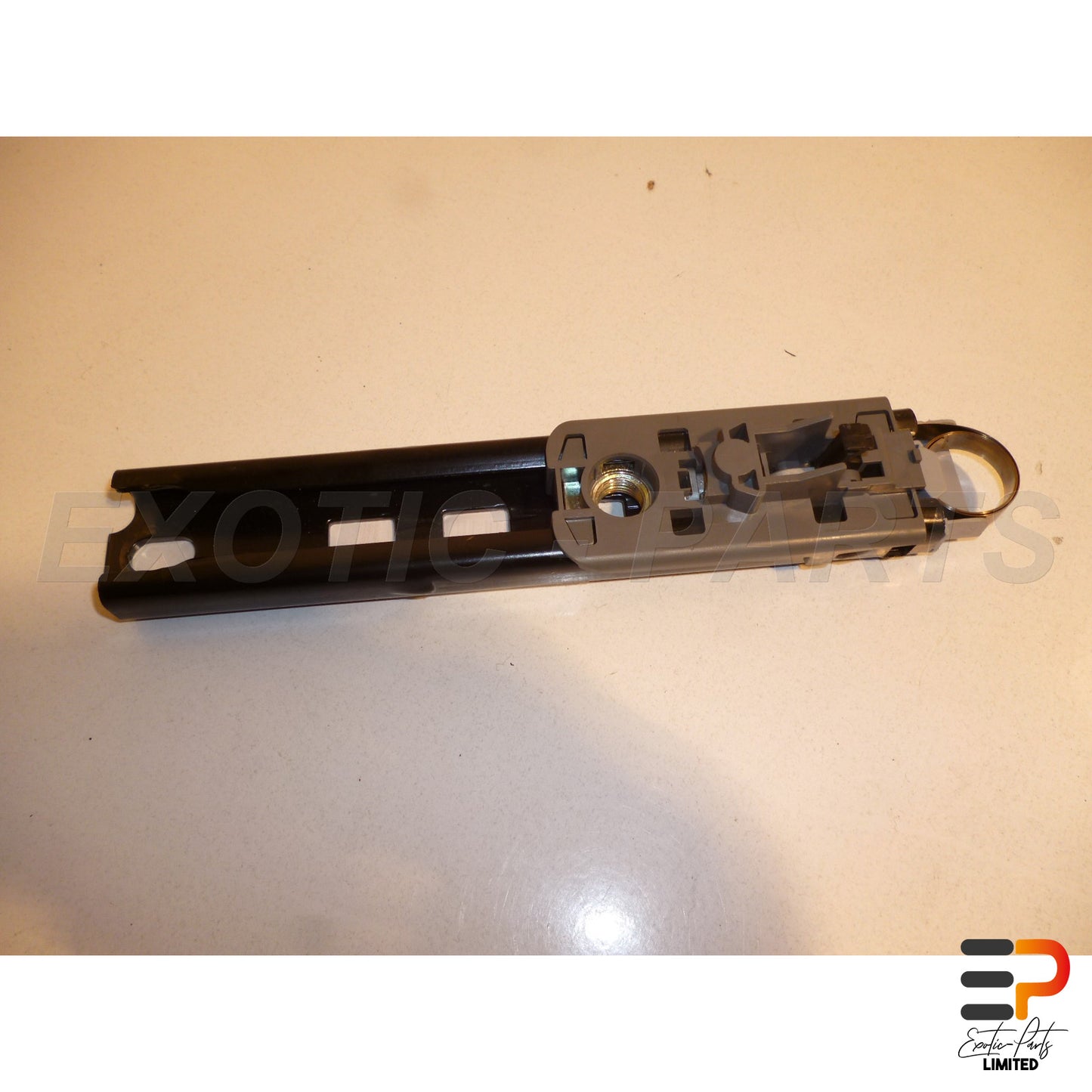 Mercedes Benz E320 T CDI Avantgarde W211 Safety Belt Adjuster A2118600388 Rear picture 2