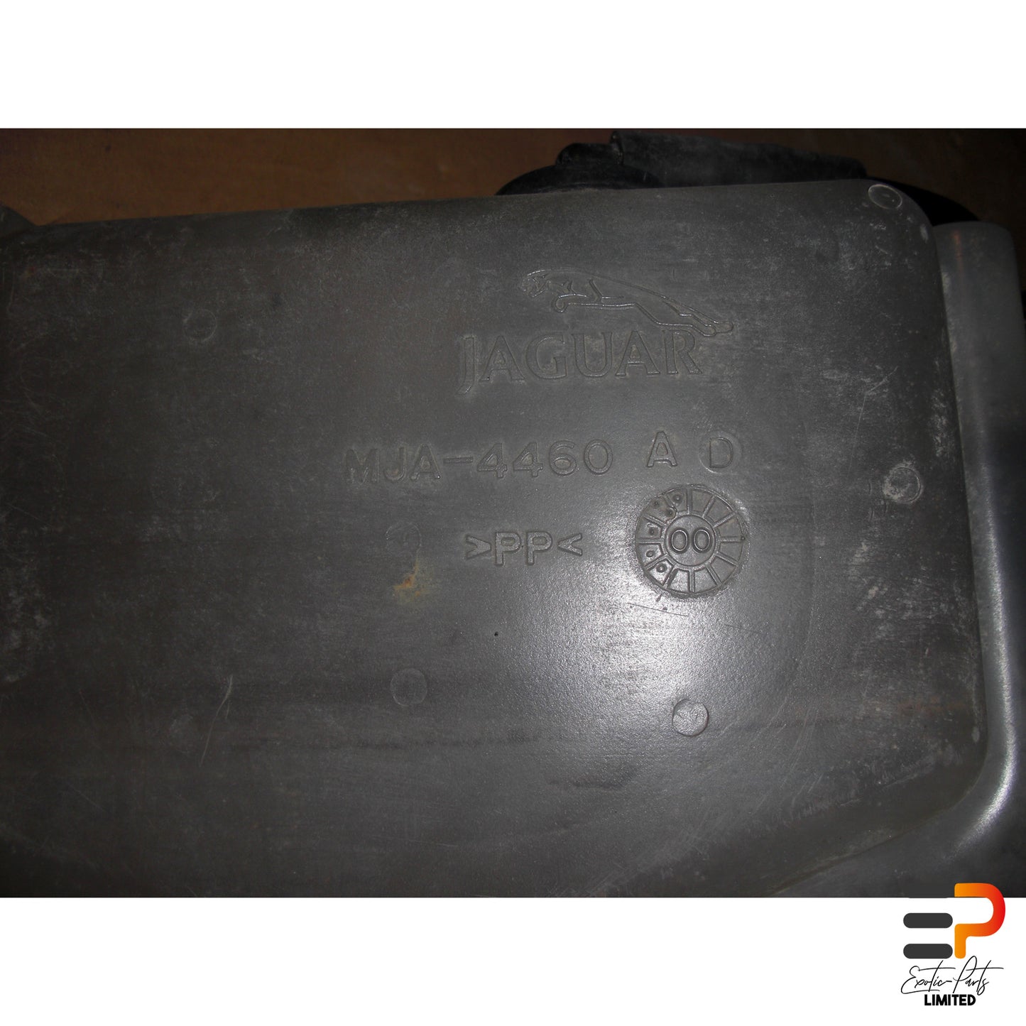 Jaguar XK8 Cabrio Expansion Tank MJA4460AD picture 3