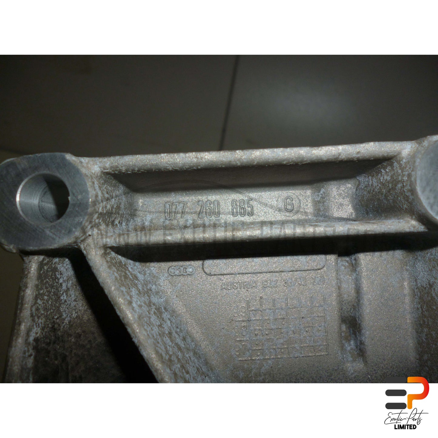 Audi S8 4.2 Quattro Bracket Power Steering Pump 77260885 picture 3