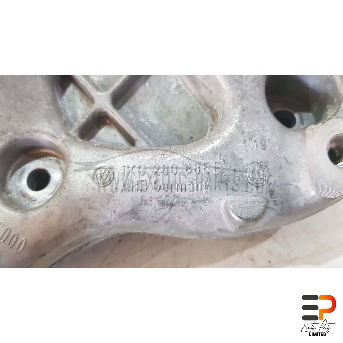 VW Golf VI Mk6 Plus 1.4 TSI DSG Holder A/C Compressor 1K0260885B picture 3