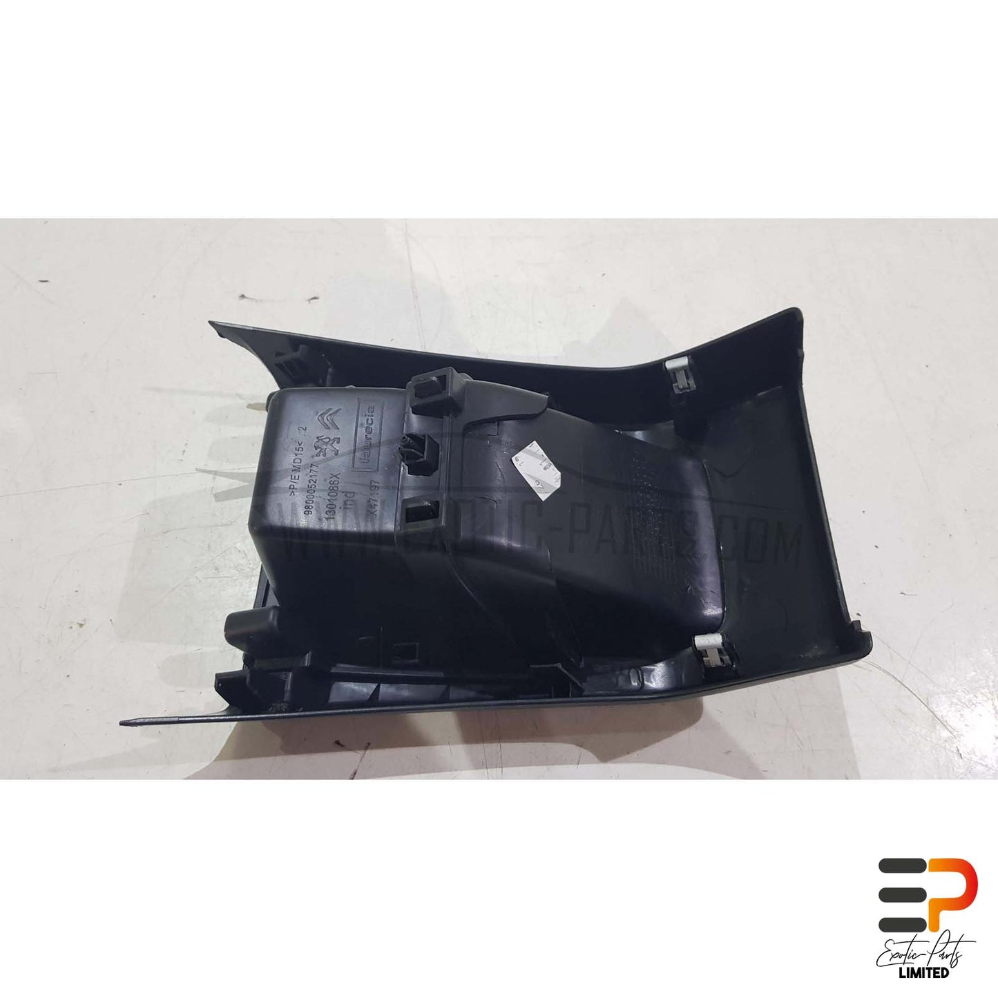 Peugeot 308 SW II T9 Break 1.5 HDI Trim Center Console 9800052177 picture 3