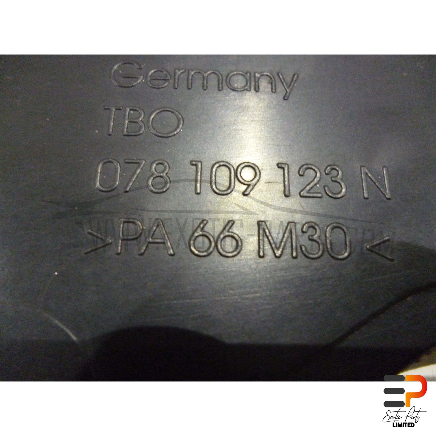 Audi S8 4.2 Quattro Cover Engine 078109107H picture 3