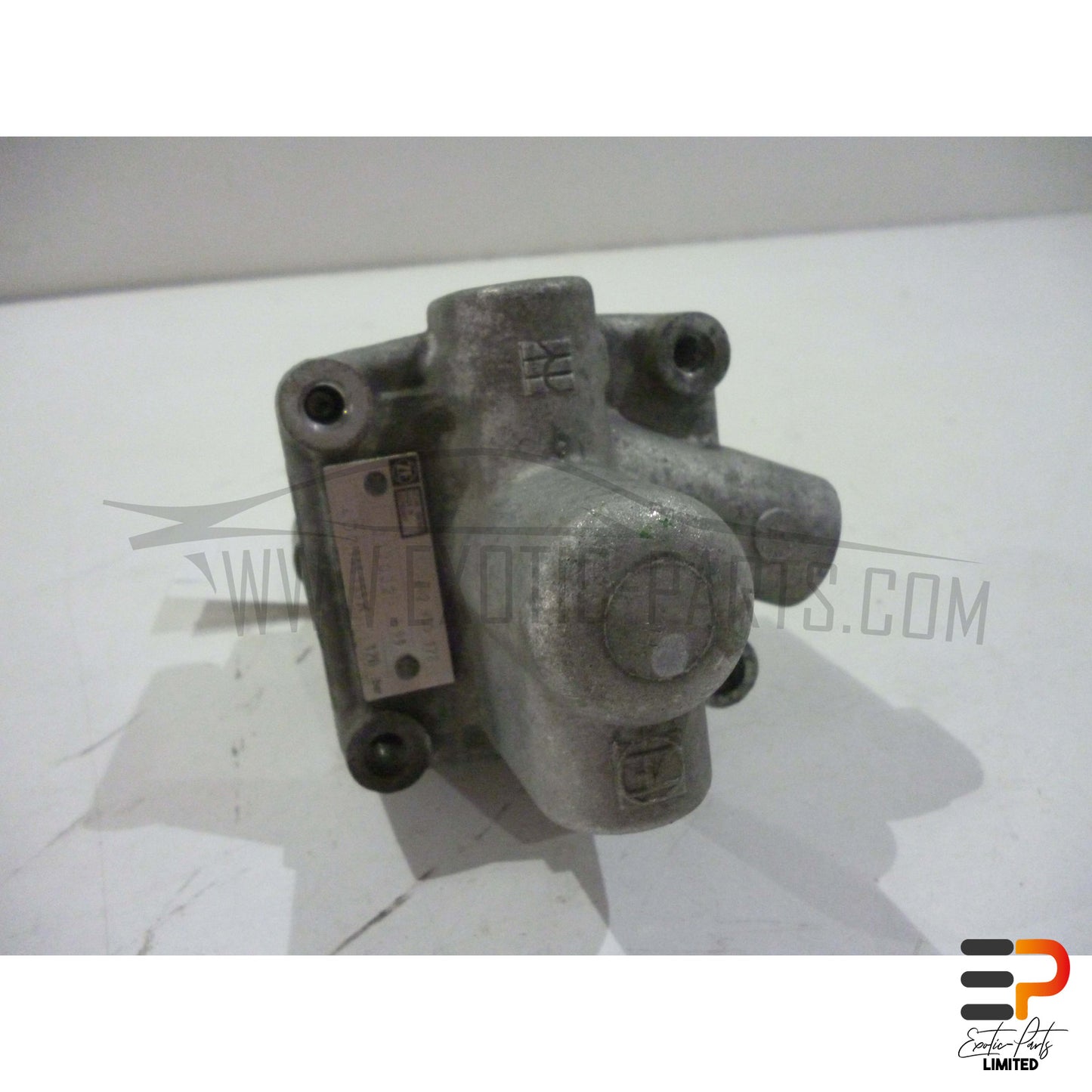 Audi S8 4.2 Quattro Power Steering Pump 4D0145155K picture 3