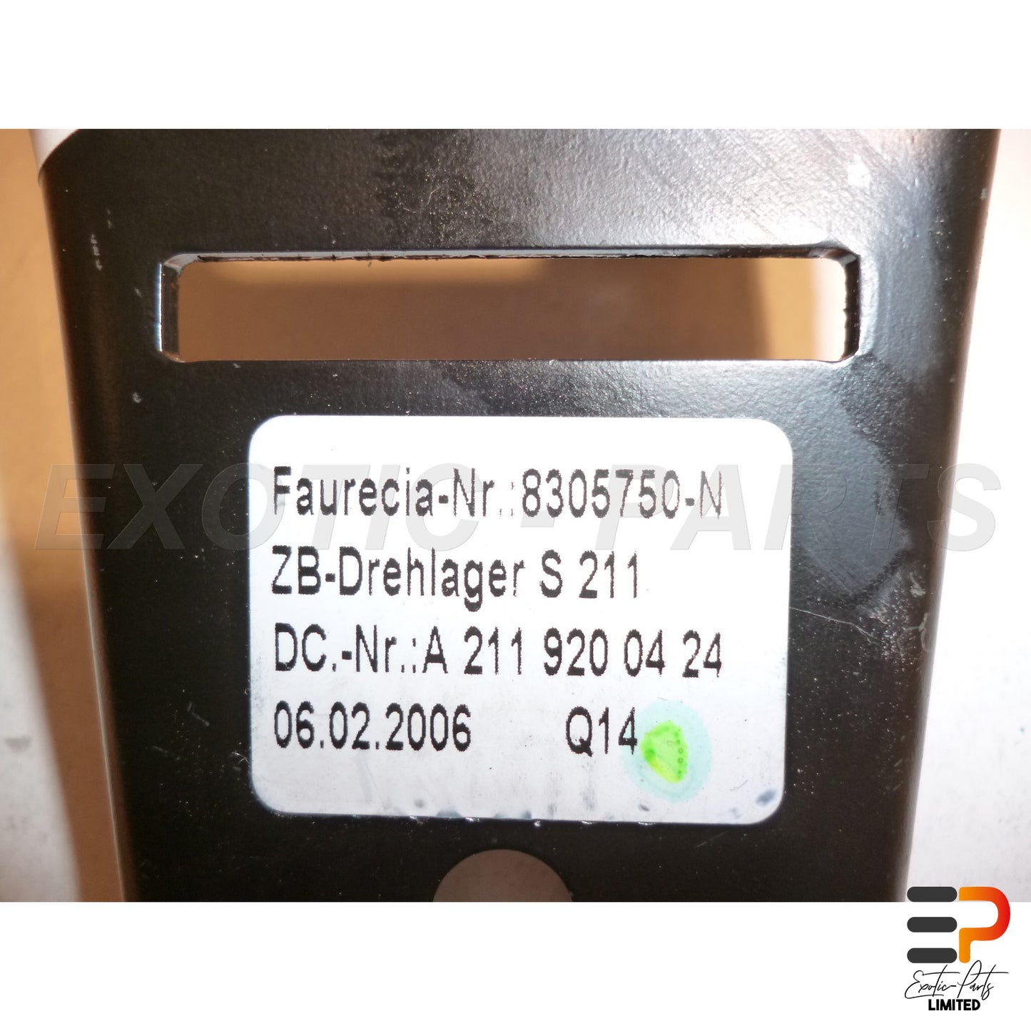 Mercedes Benz E320 T CDI Avantgarde W211 Bearing Rear Seat A2119200424 picture 2