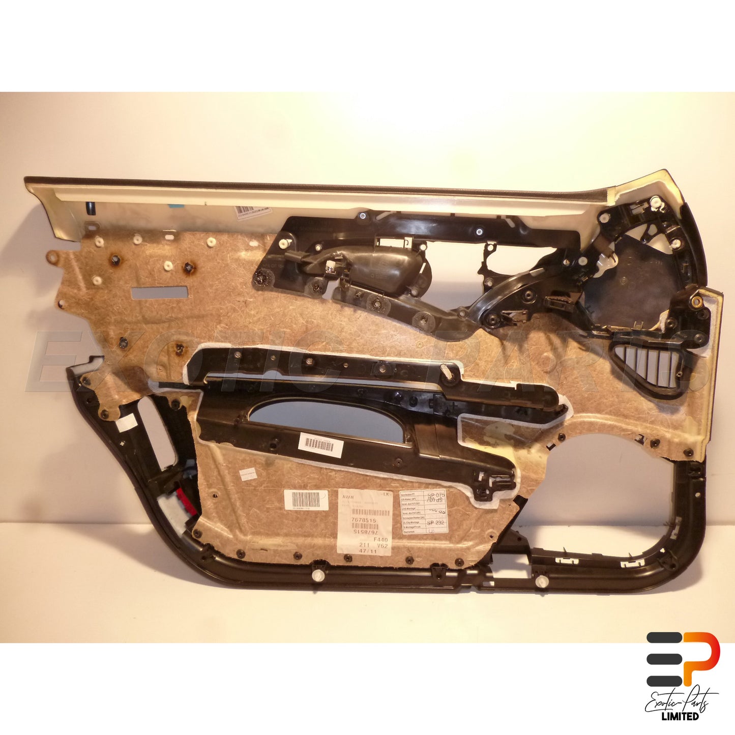 Mercedes Benz E320 T CDI Avantgarde W211 Door Panel Cover A2117207463 Front Right picture 3
