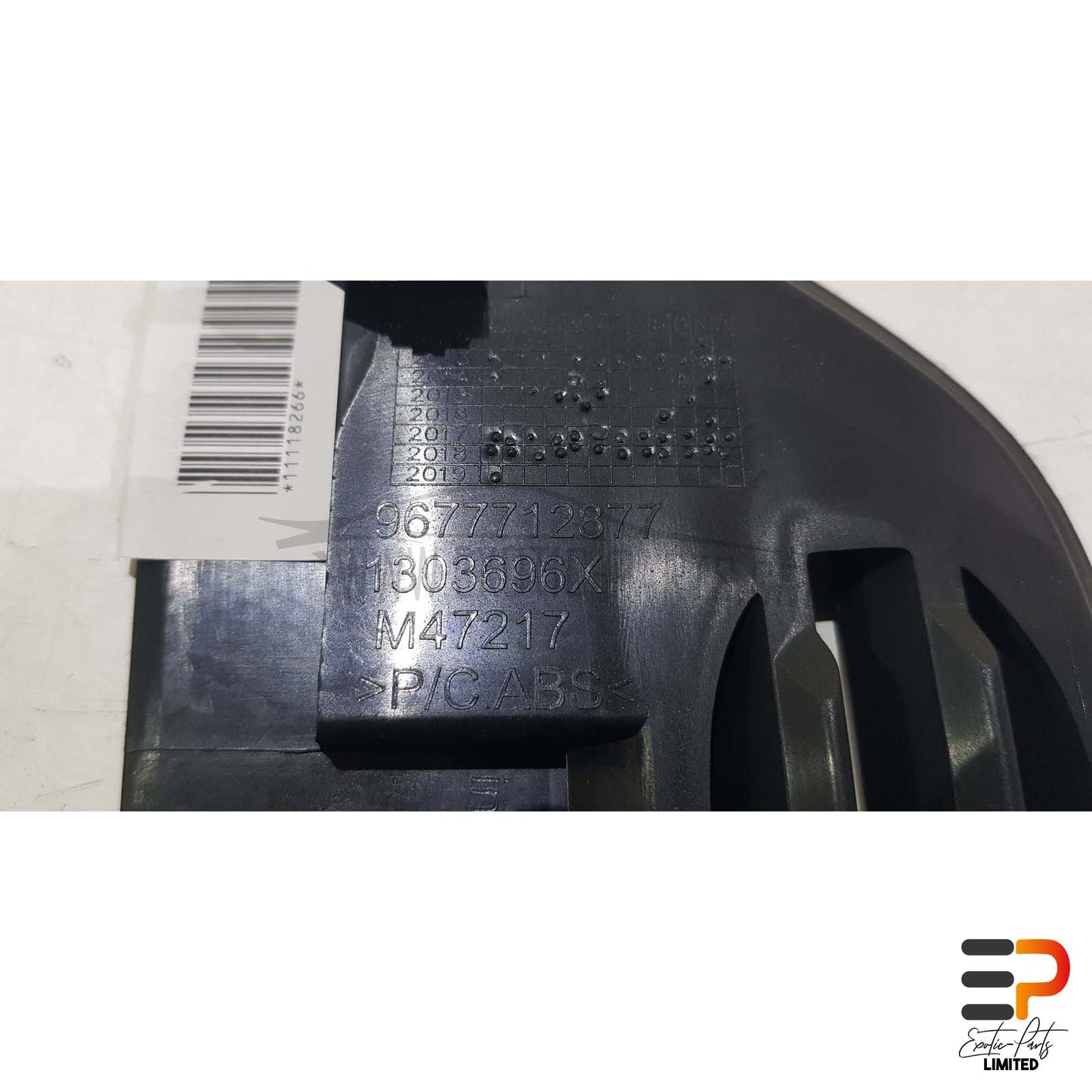 Peugeot 308 SW II T9 Break 1.5 HDI Fresh Air Grille Front Center 9677712877 Front Center picture 3