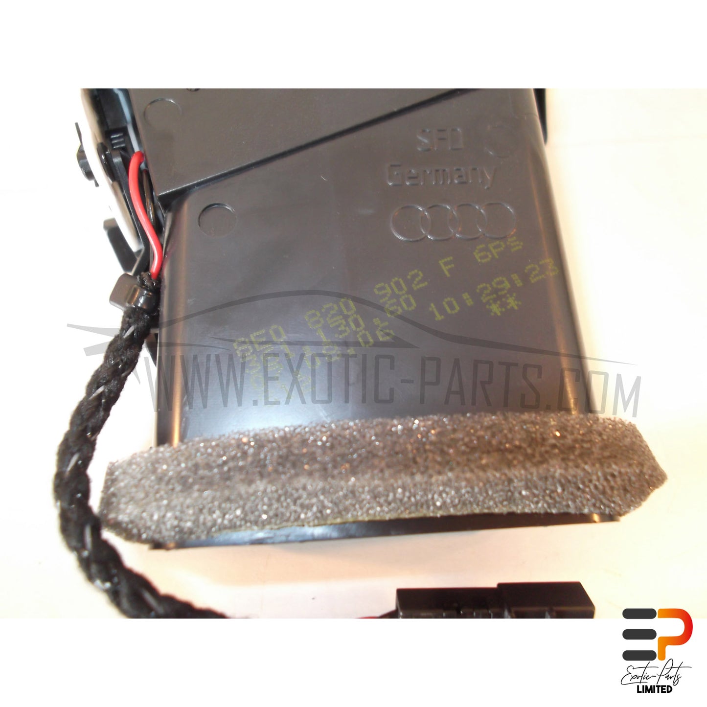Audi RS4 Avant Fresh Air Grille 8E0820902F Right picture 3