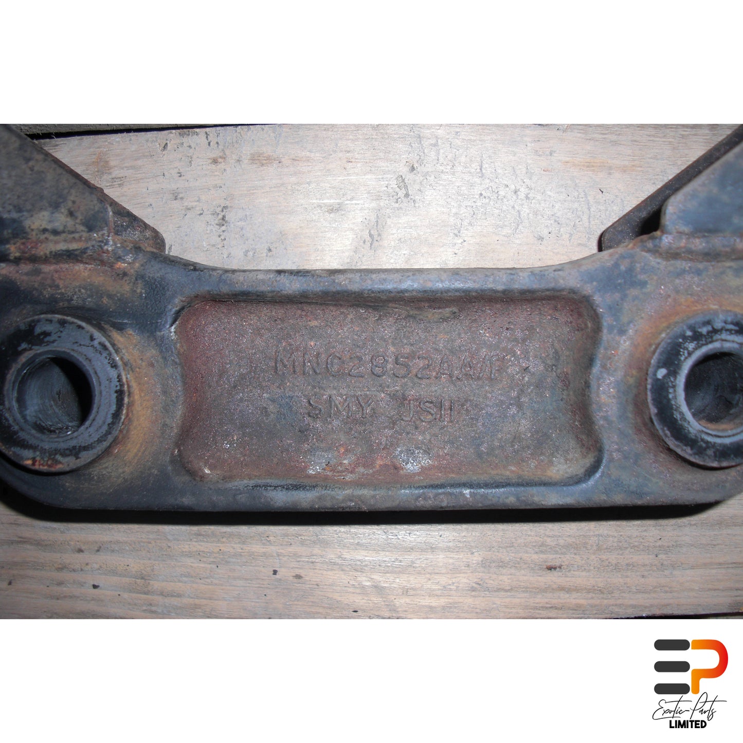 Jaguar XK8 XKR X100 Cabrio Differential Holder MNC2852AA picture 3