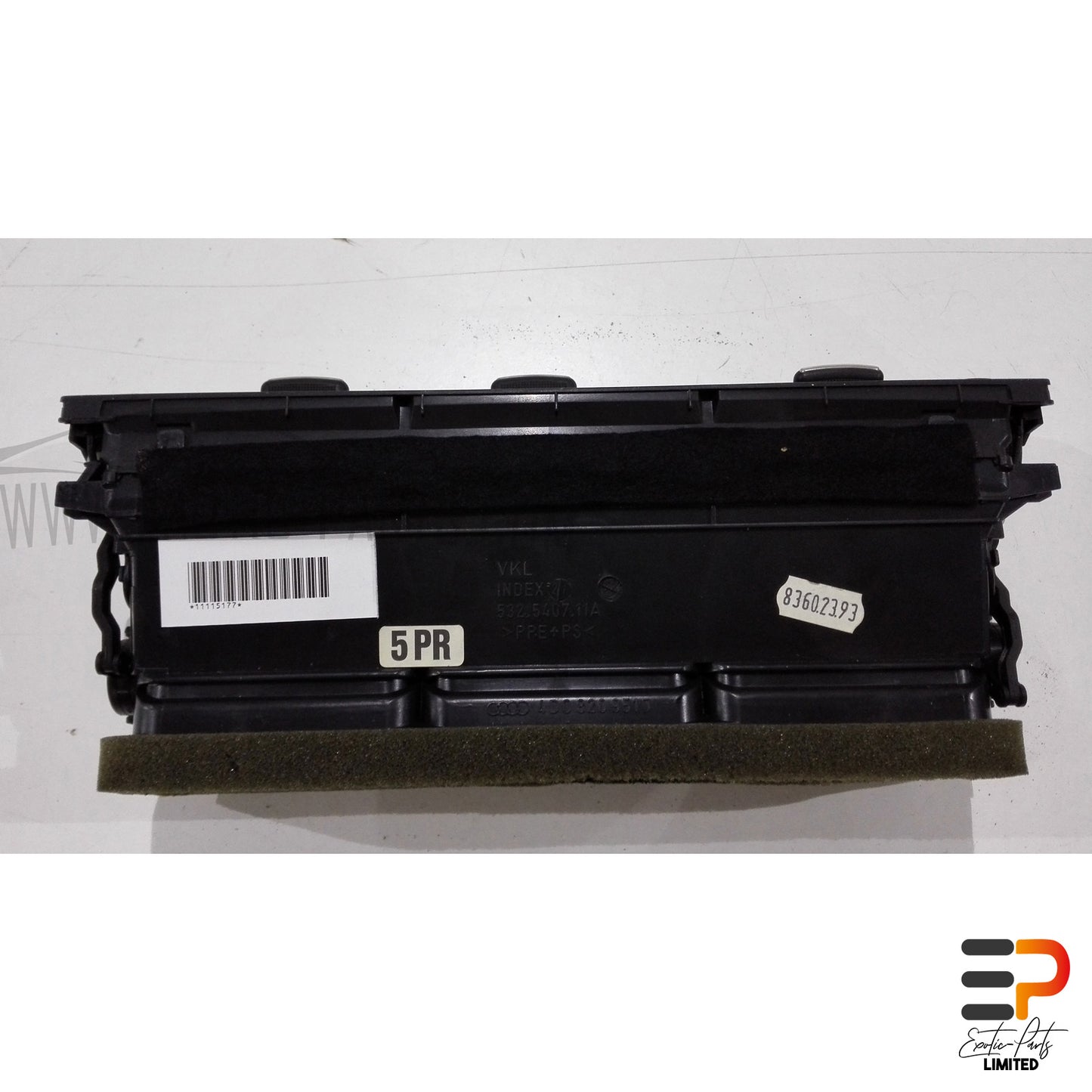 Audi S8 4.2 Quattro Fresh Air Grille 4D0820951J 5PR Front Center picture 4