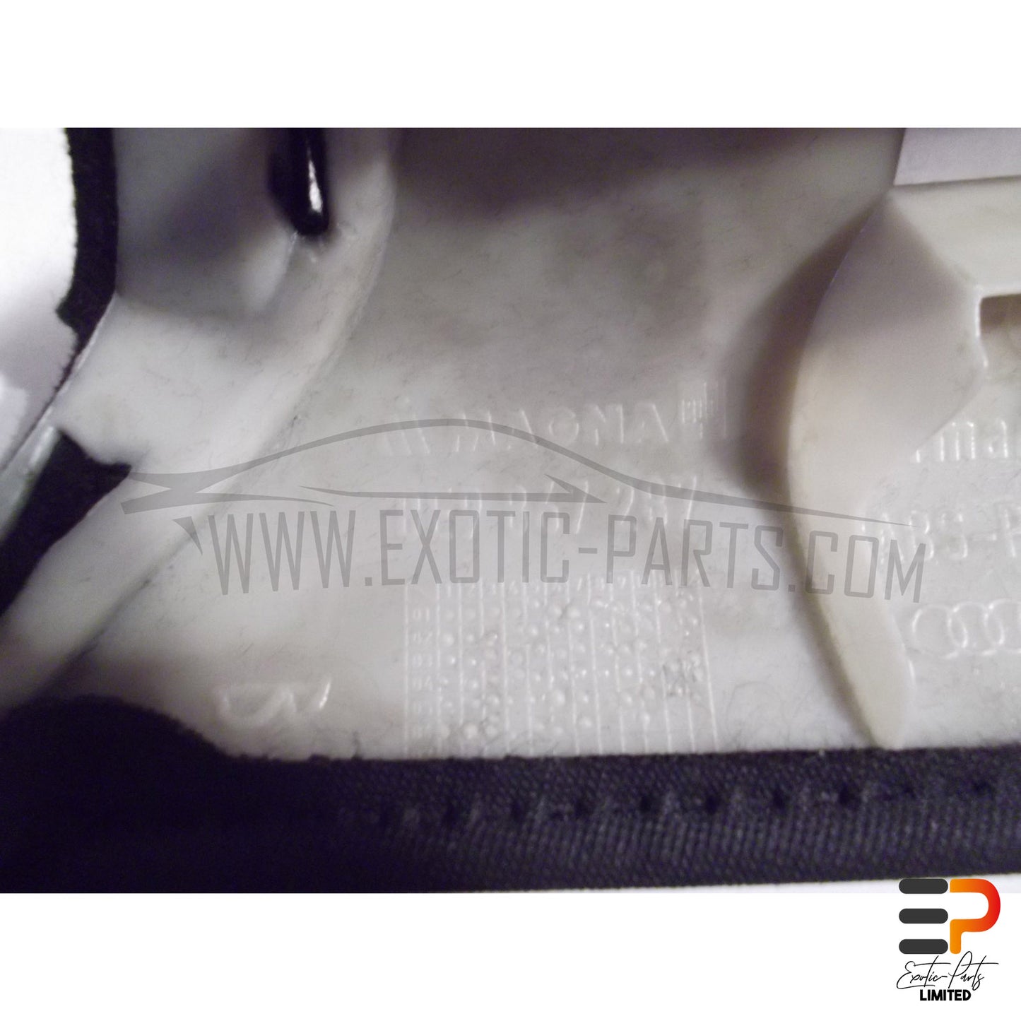 Audi RS4 Avant Trim C-Pillar 8E9867287B 1BG Left picture 4