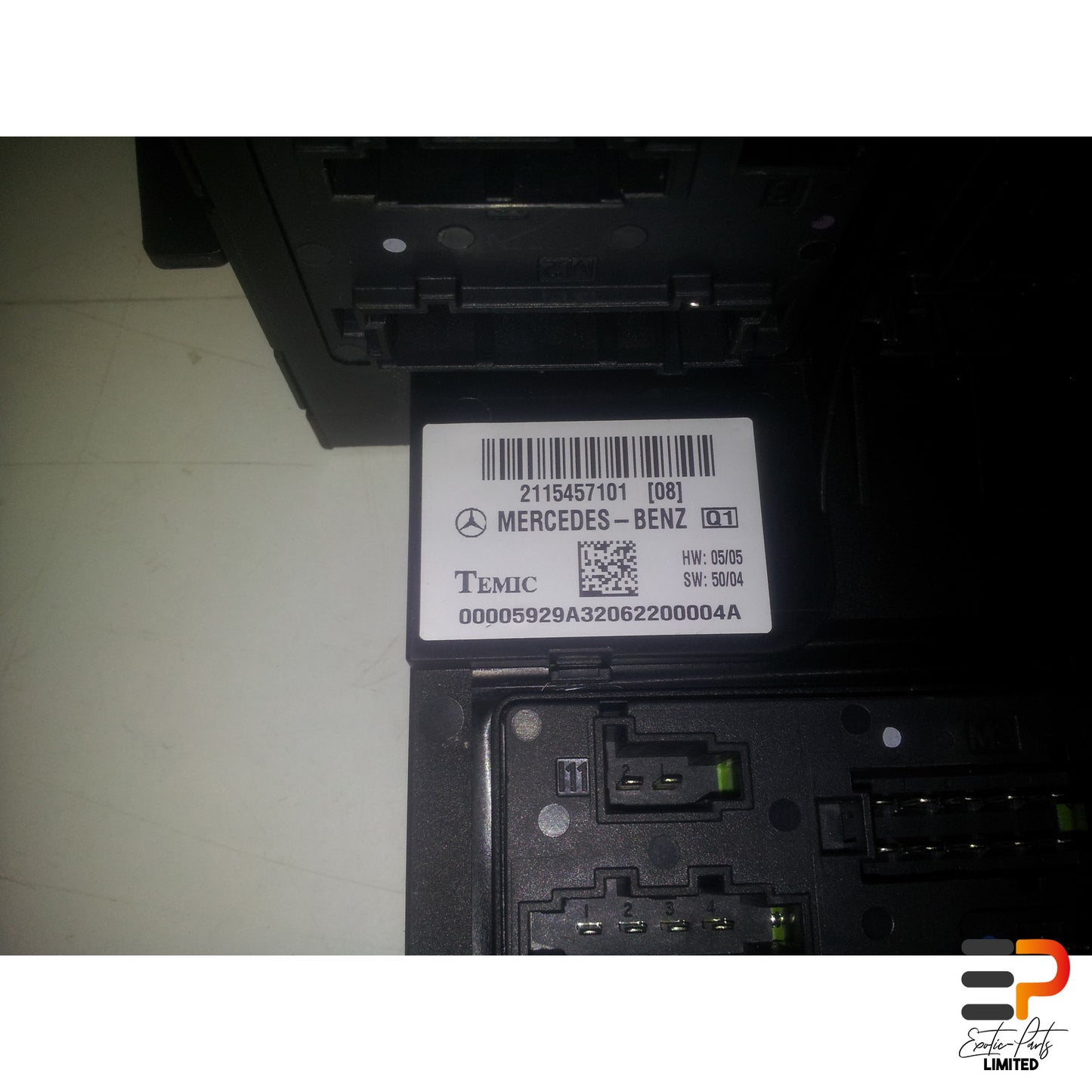 Mercedes Benz E320 T CDI Avantgarde W211 Fuse Box Control Unit picture 4