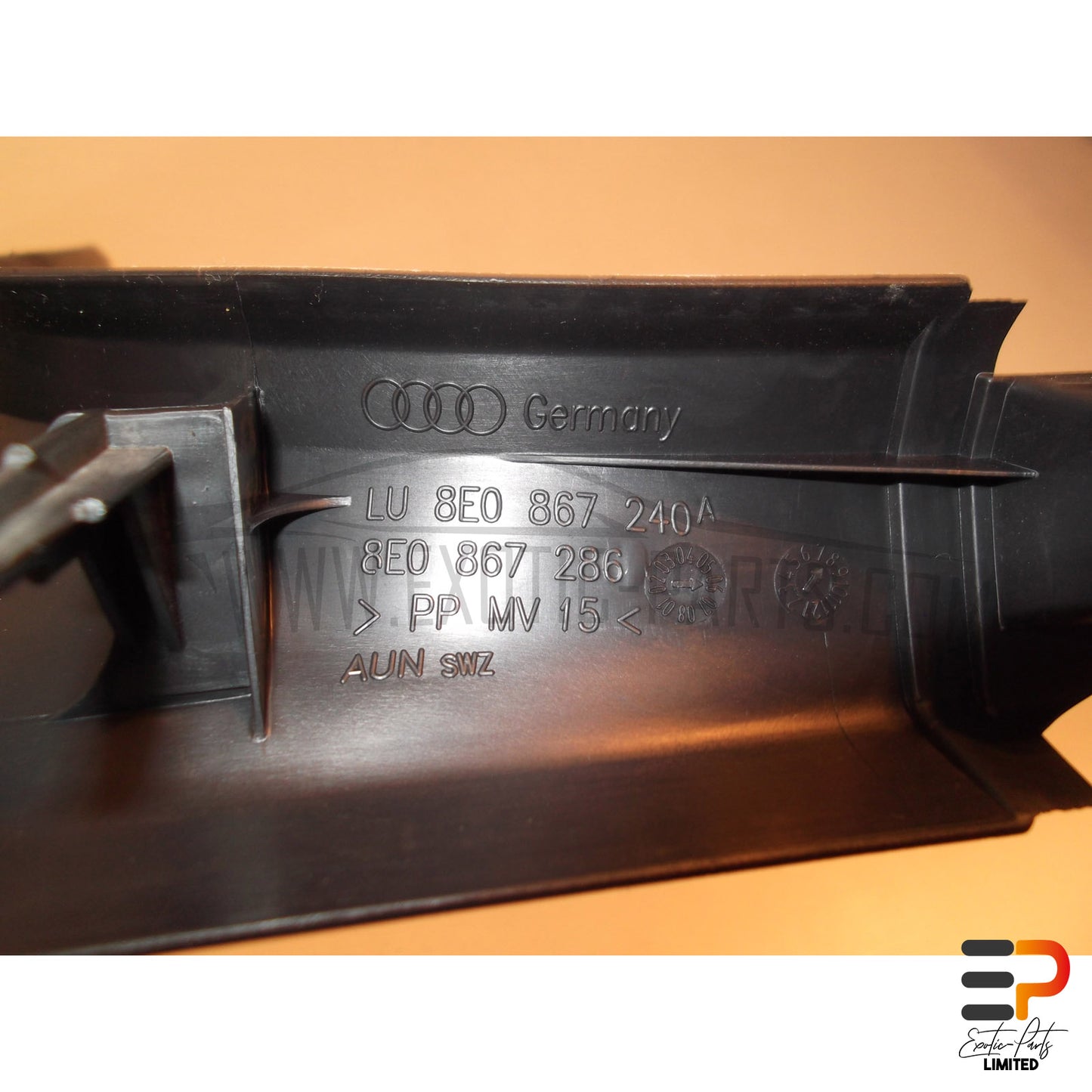 Audi RS4 Avant Trim B-Pillar 8E0867240A 4PK Right picture 4