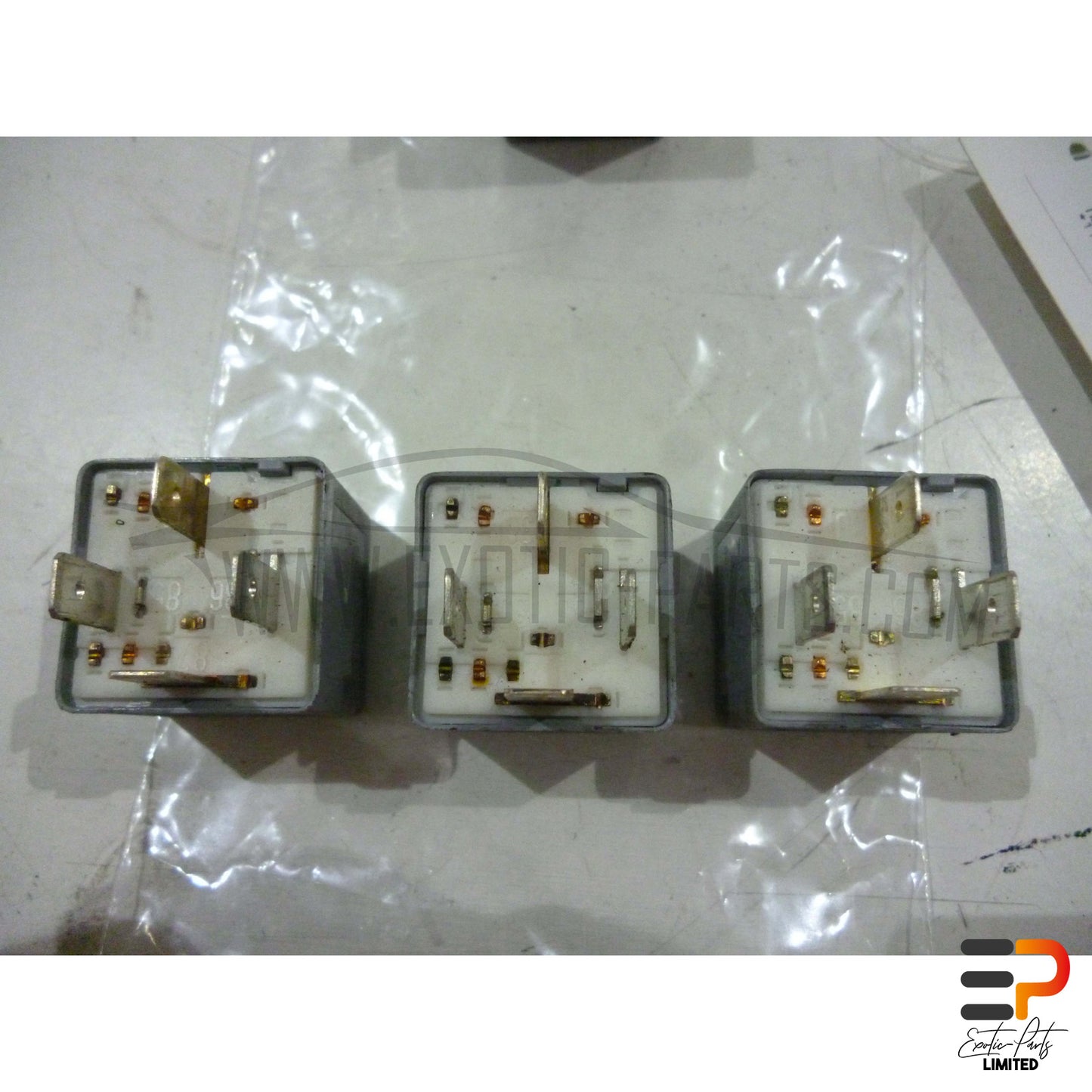 Audi S8 4.2 Quattro Relay 443951253K picture 5