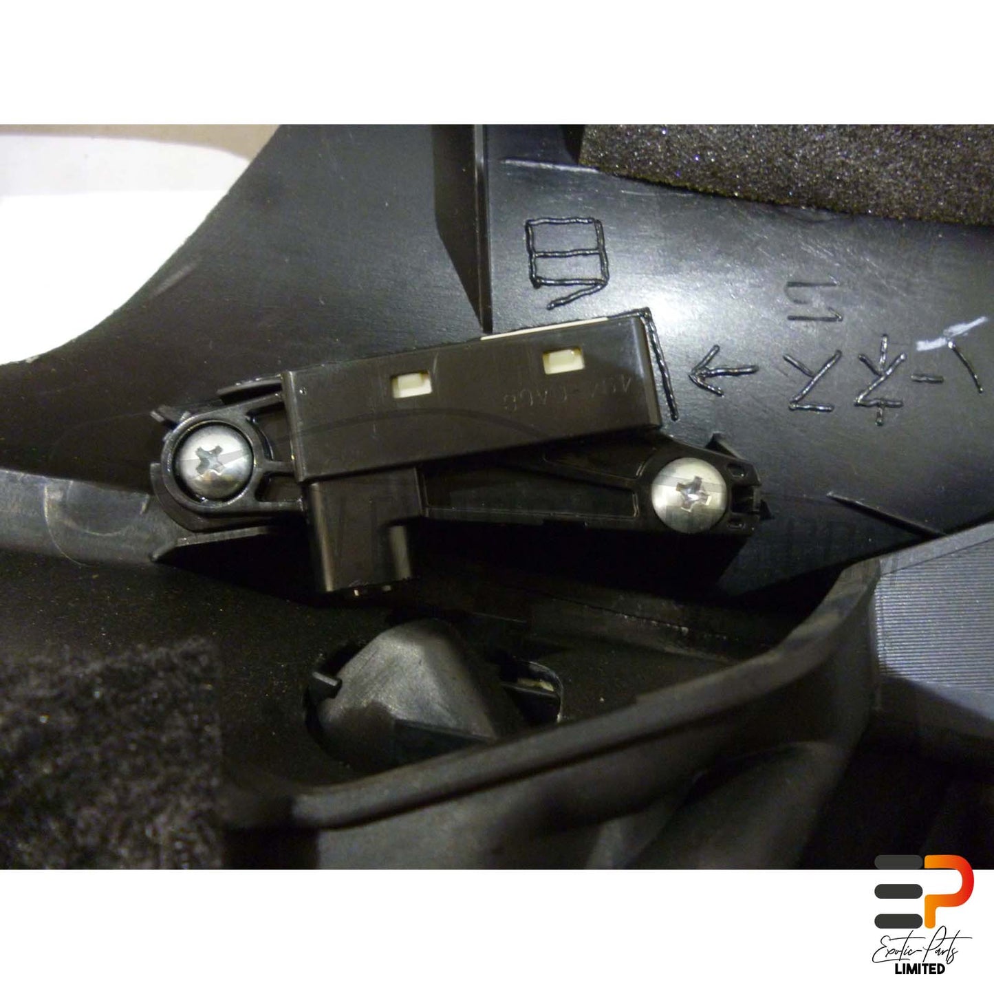 Mazda RX-8 SE 170 KW Door Panel Cover F184-68-420B Front Right picture 5