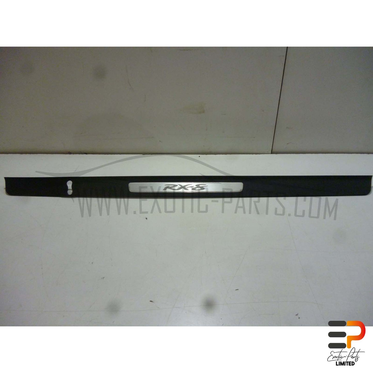 Mazda RX-8 SE 170 KW Door Sill Panel F151-68-730 Right picture 1