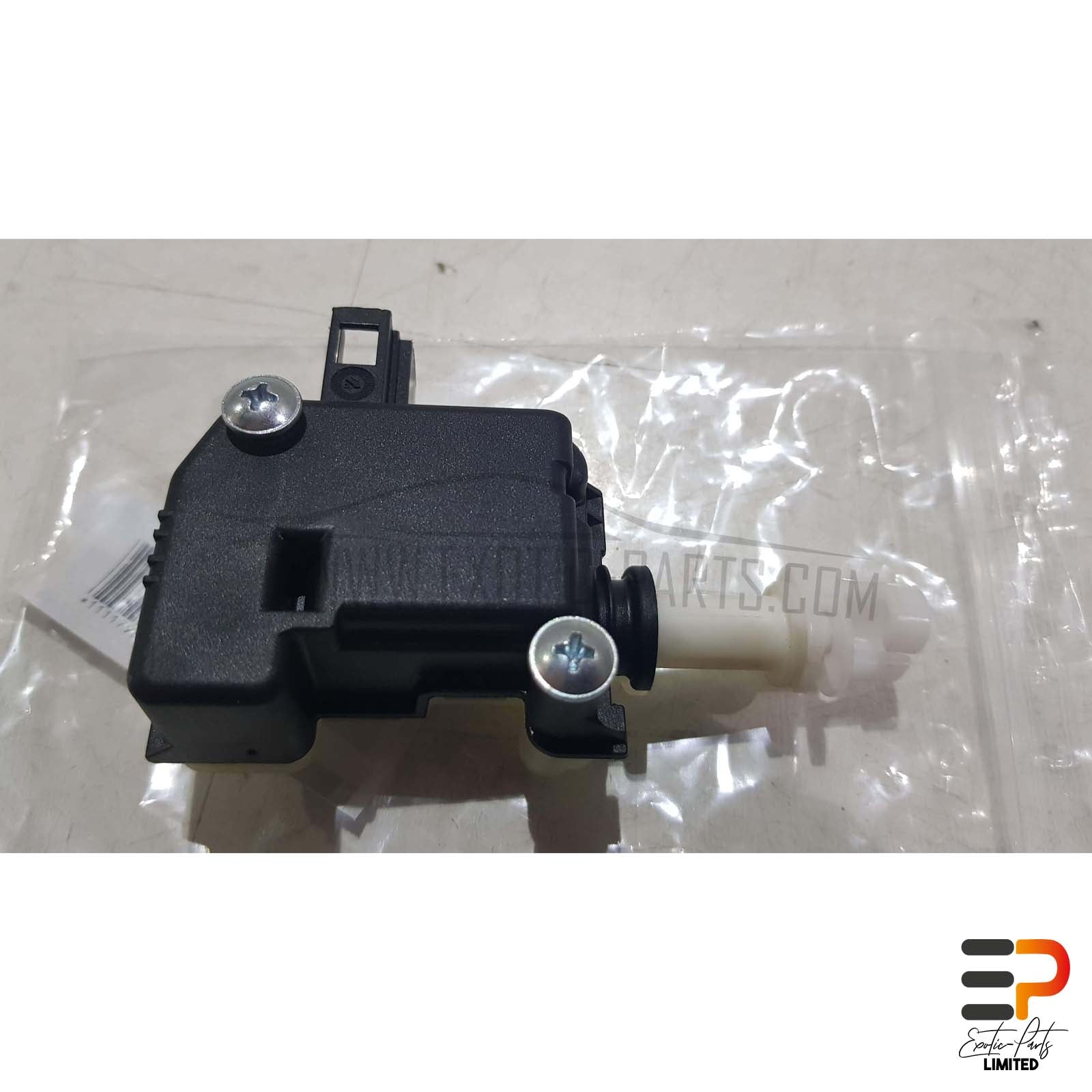 VW Golf VI Mk6 Plus 1.4 TSI DSG Actuator Central Locking Filler Door 5M0810773 picture 1