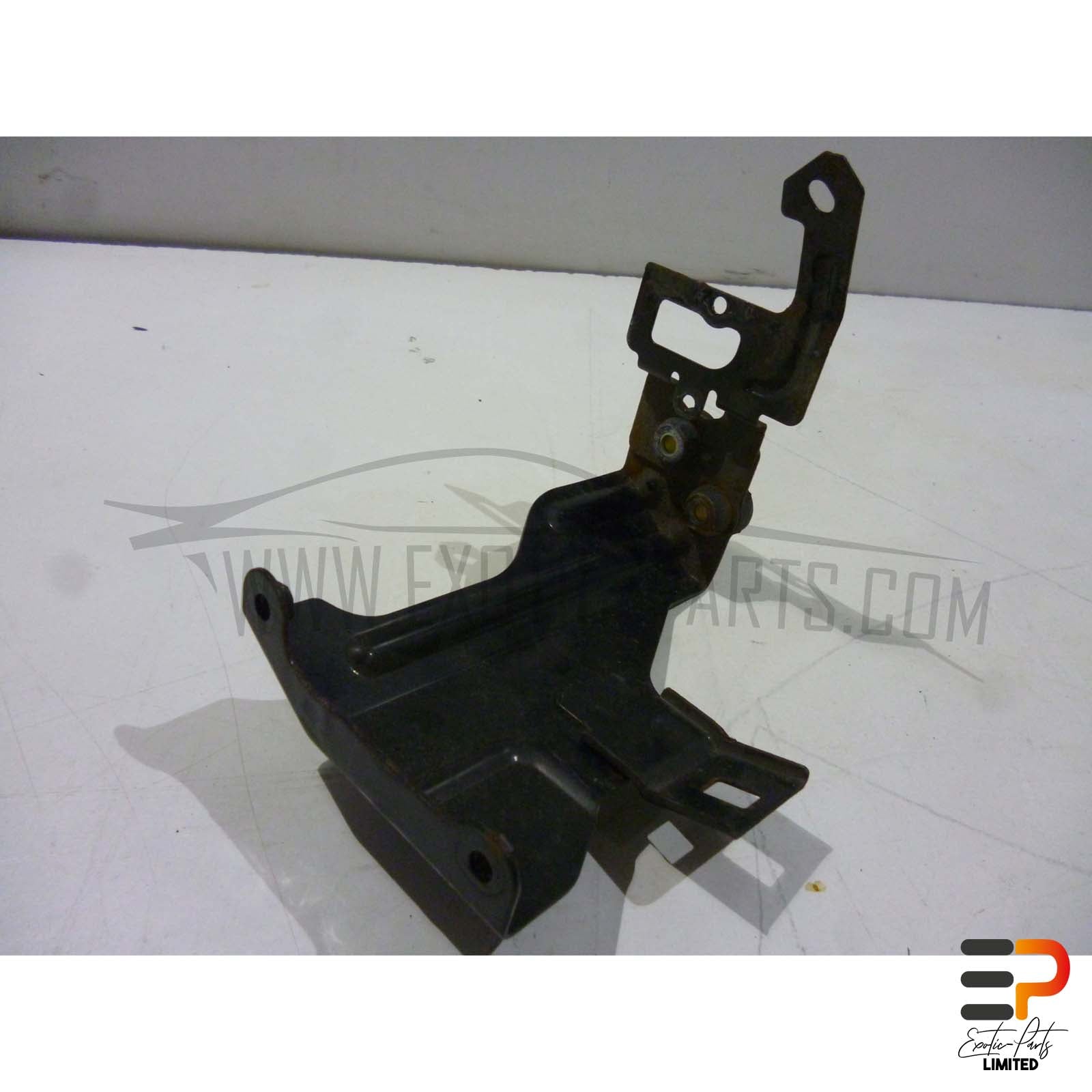 Mazda RX-8 SE 170 KW Bracket Air Pump N3H2-13-920C picture 1