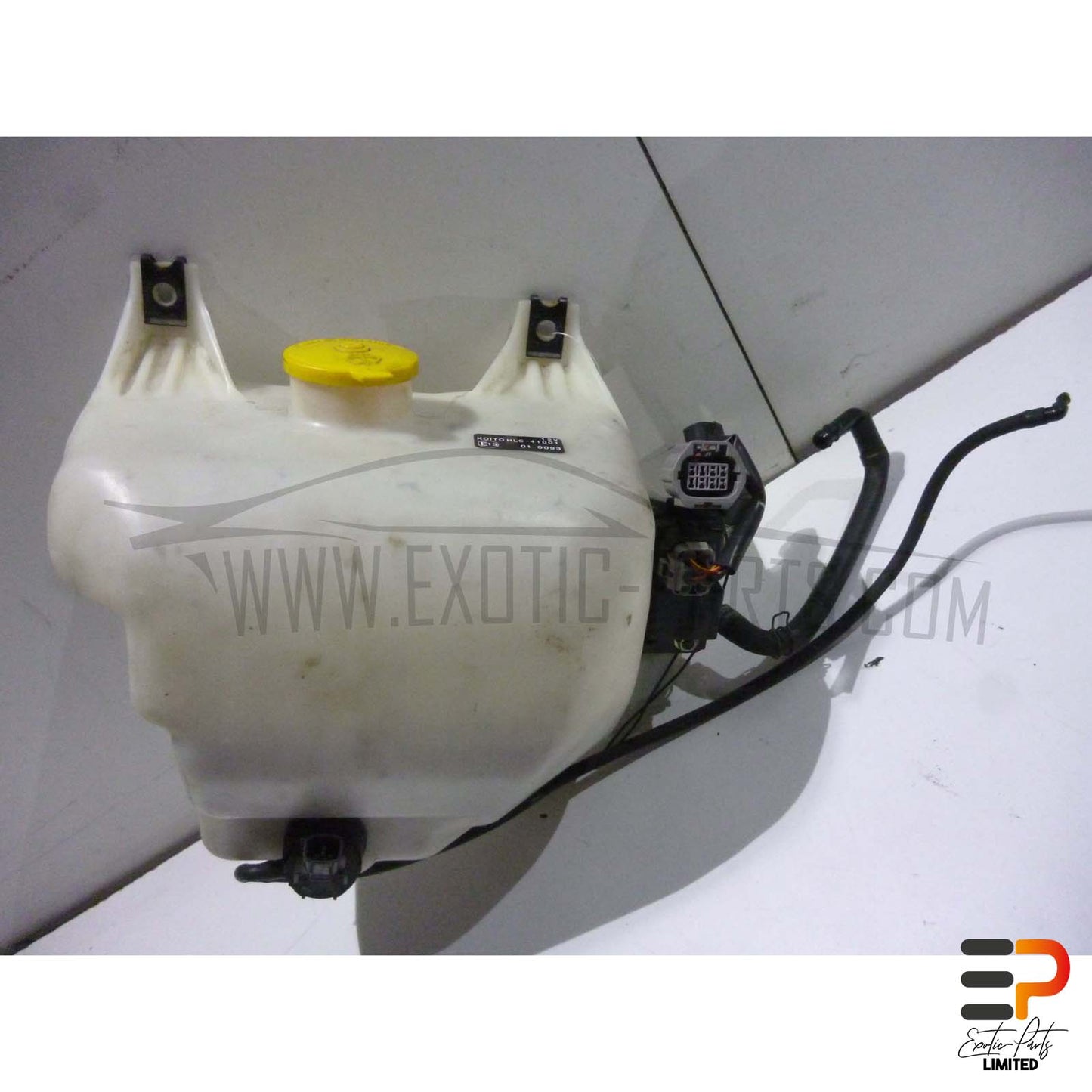 Mazda RX-8 SE 170 KW Reservoir Windscreen 86014-392 picture 1