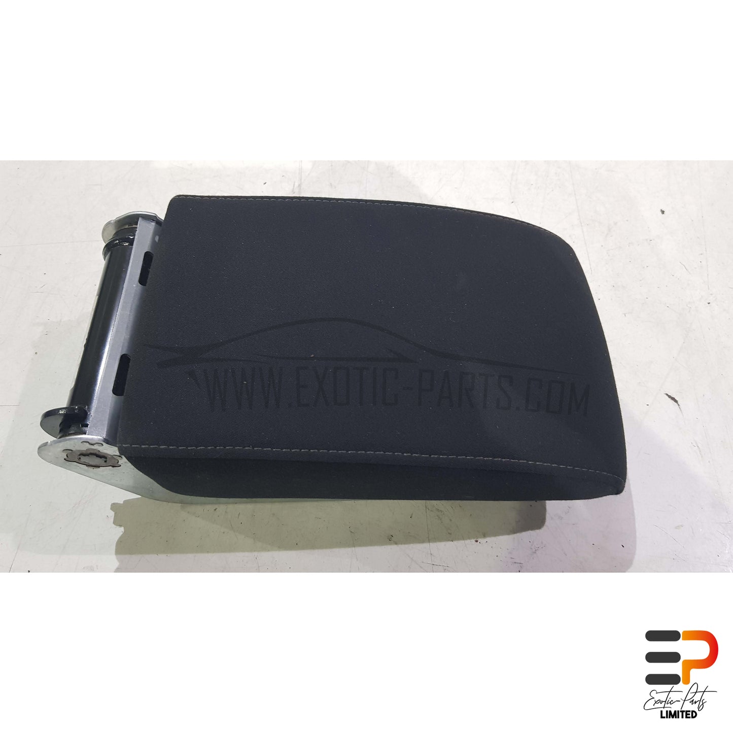 VW Golf VI Mk6 Plus 1.4 TSI DSG Center Armrest 5M0864207F picture 1