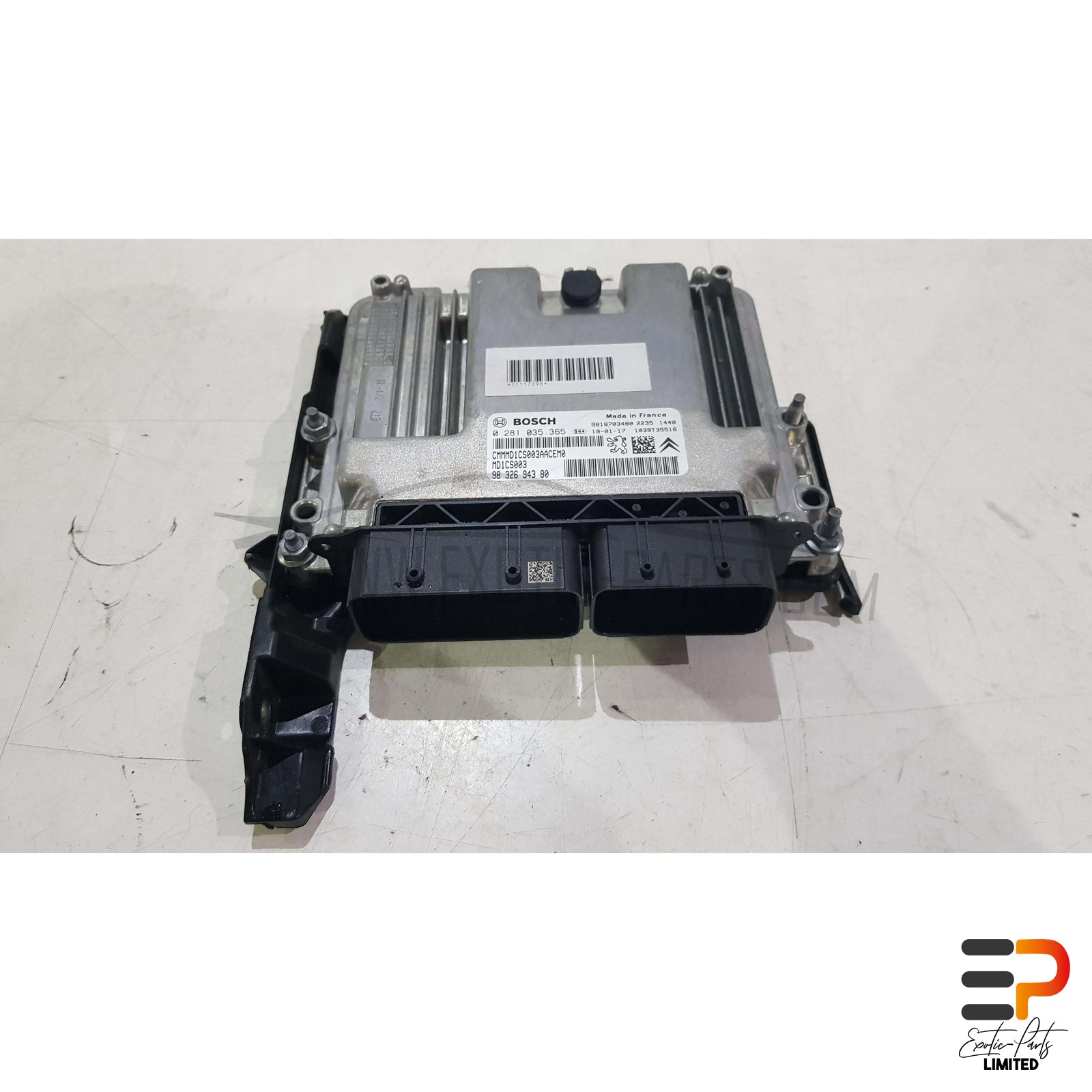 Peugeot 308 SW II T9 Break 1.5 HDI Engine Control Module 9818703480 picture 1