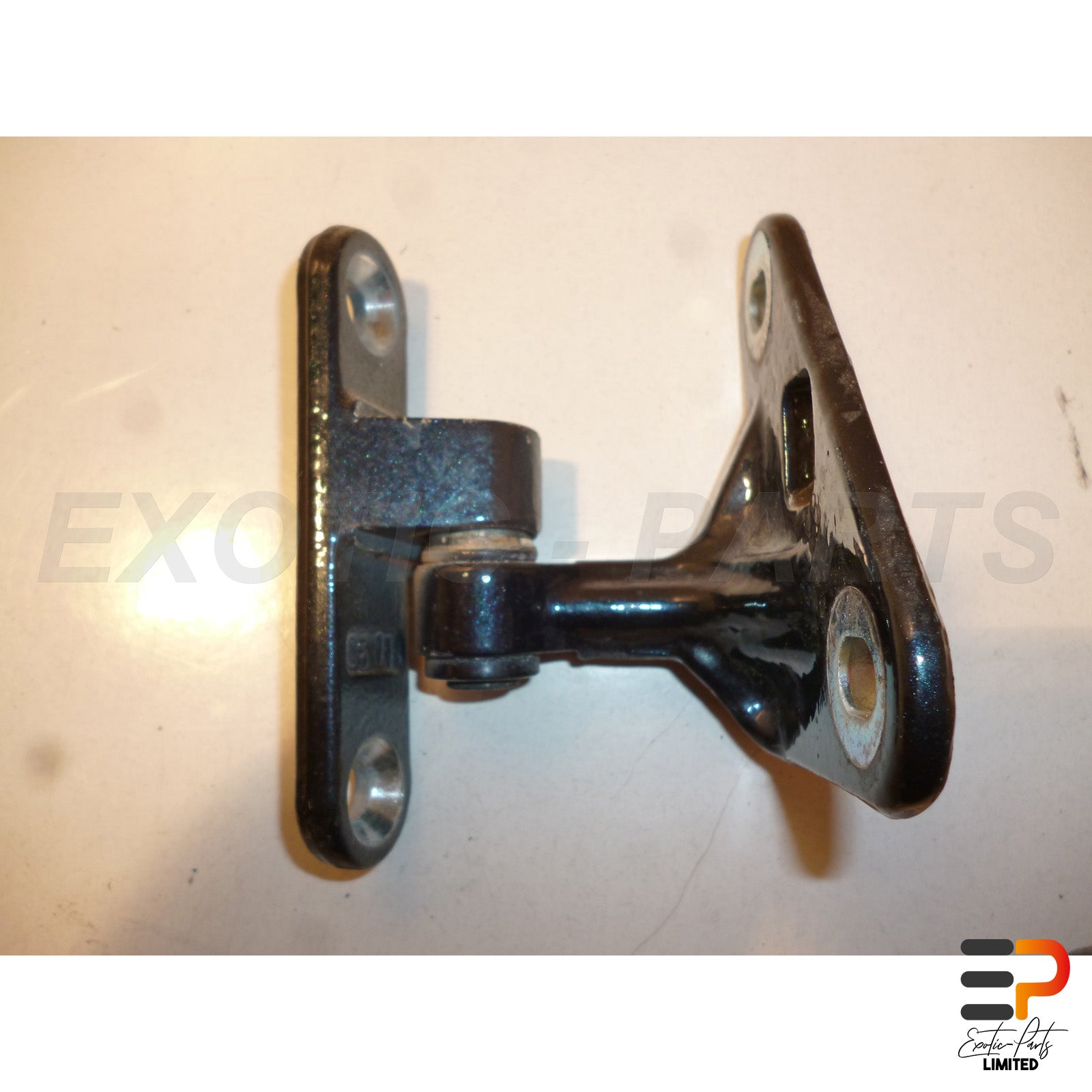 Mercedes Benz E320 T CDI Avantgarde W211 Hinge picture 1