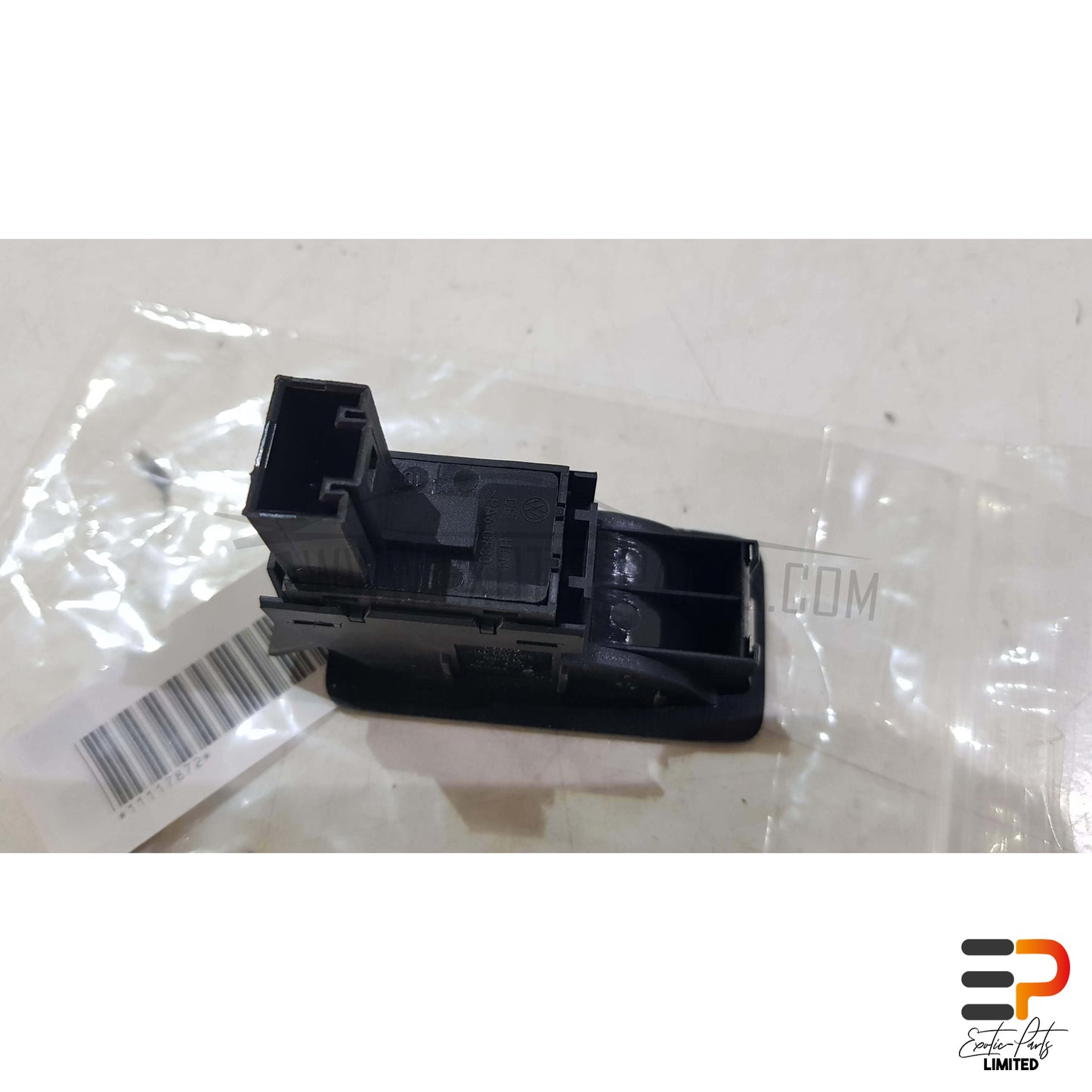 VW Golf VI Mk6 Plus 1.4 TSI DSG Switch Filler Door 1T0959833A picture 2