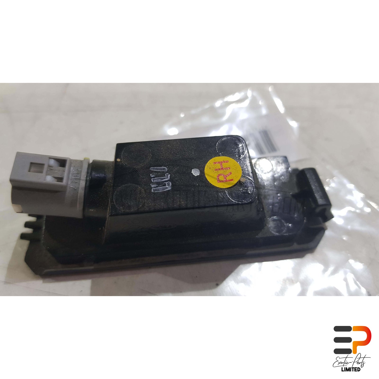 Hyundai I30 PDE CW 1.4 T-GDI License Plate Light 92502-F6000 picture 2