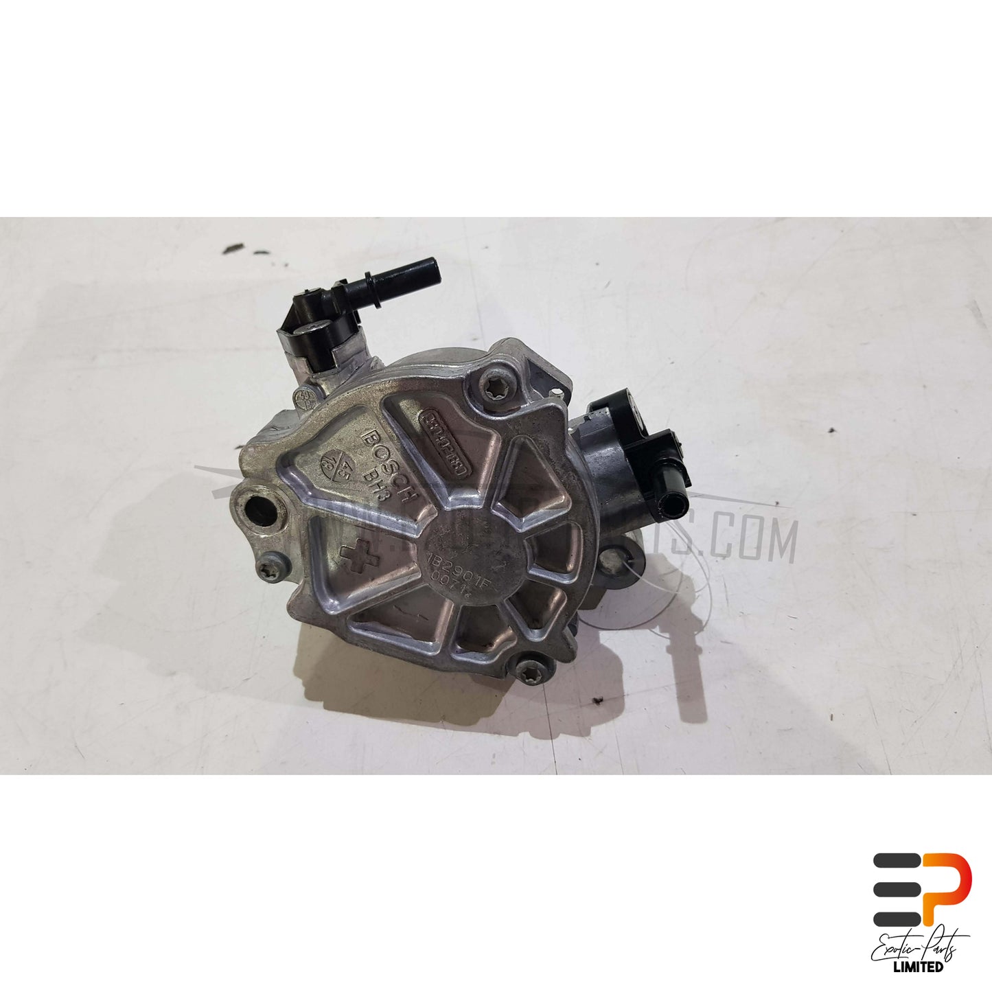 Peugeot 308 SW II T9 Break 1.5 HDI Vacuum Pump 9804021880 picture 2