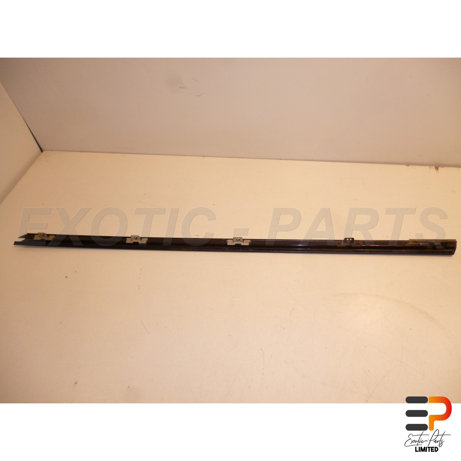 Mercedes Benz E320 T CDI Avantgarde W211 Ledge Moulding A2116902380 Rear Left picture 2