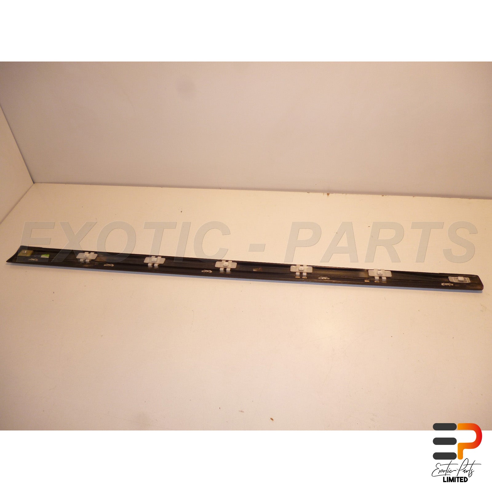 Mercedes Benz E320 T CDI Avantgarde W211 Ledge Moulding Door A2116902062 Front Right picture 2